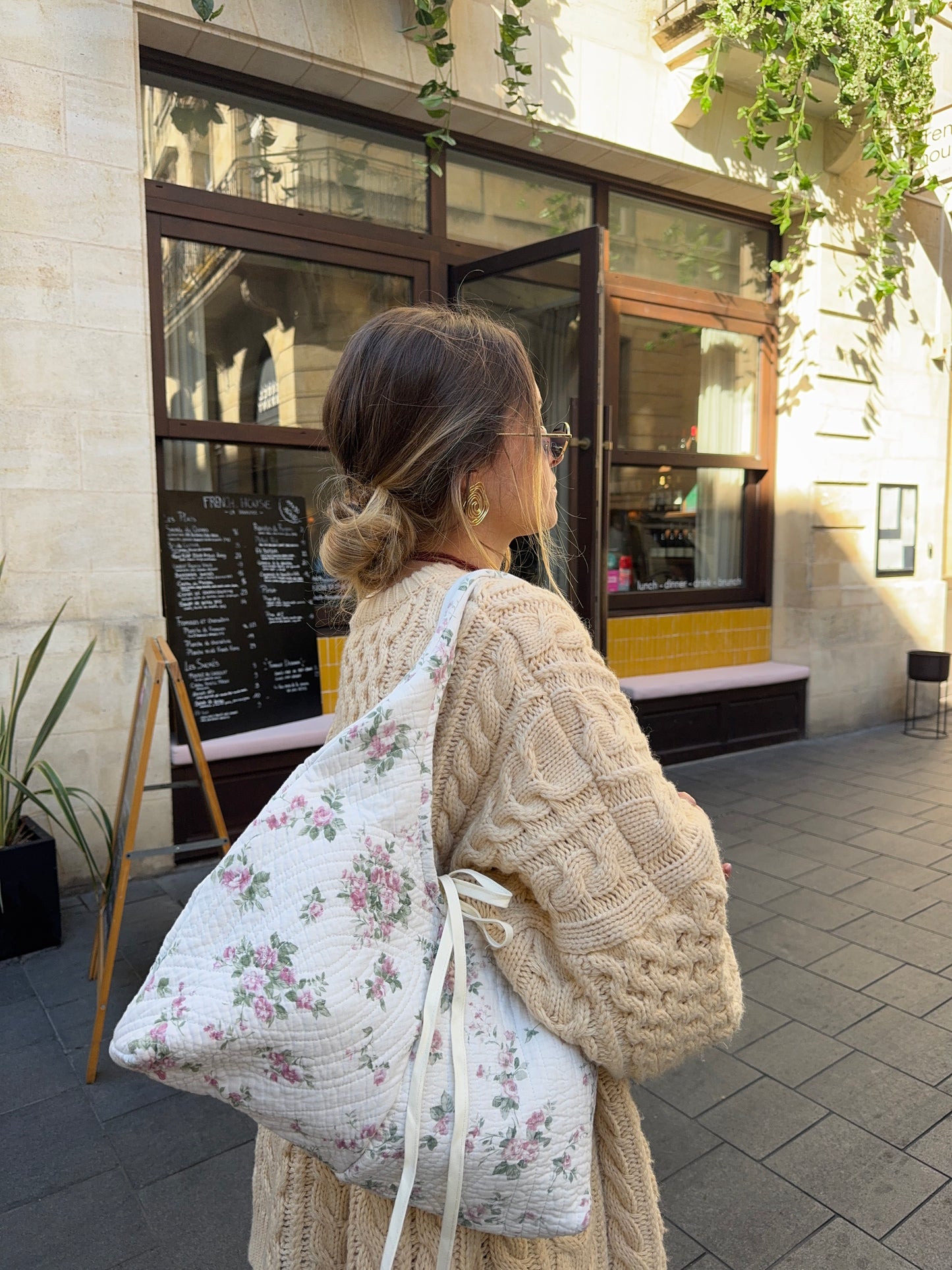 Sac upcyclé matelassé blanc à fleurs