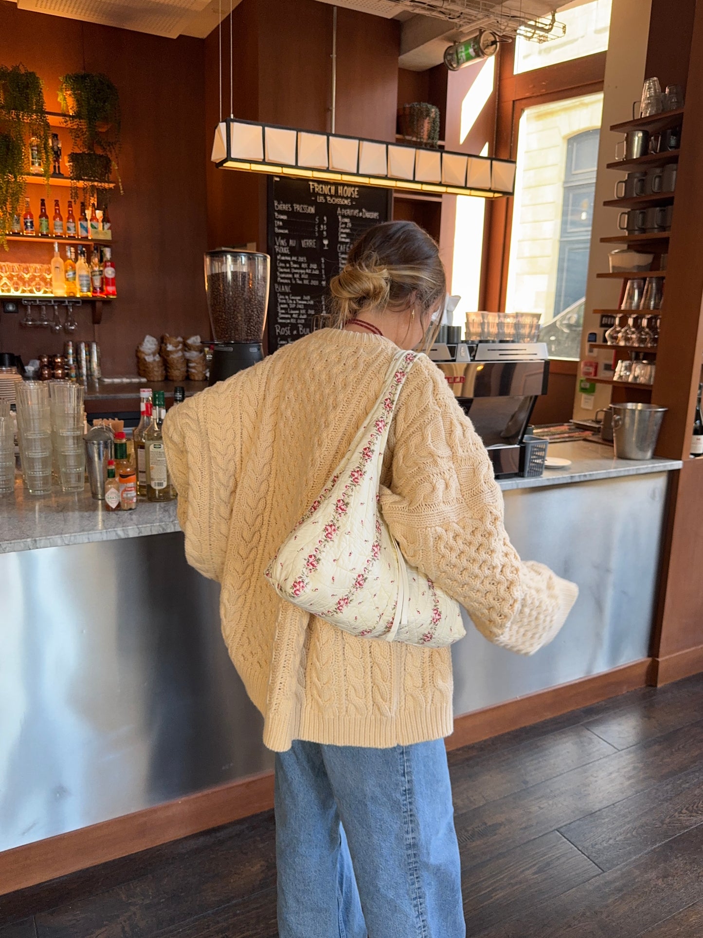 Sac upcyclé matelassé écru à fleurs