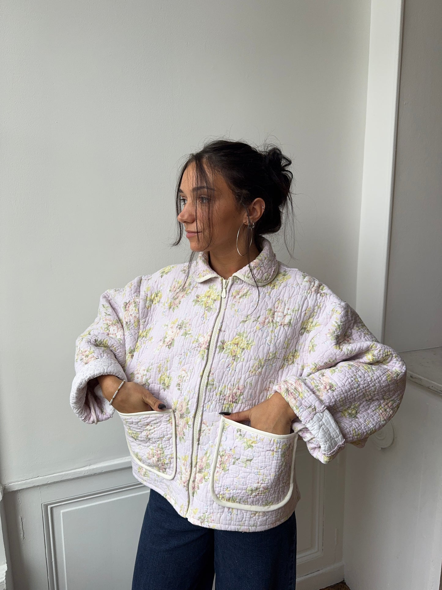 Veste upcyclée matelassée lilas à fleurs