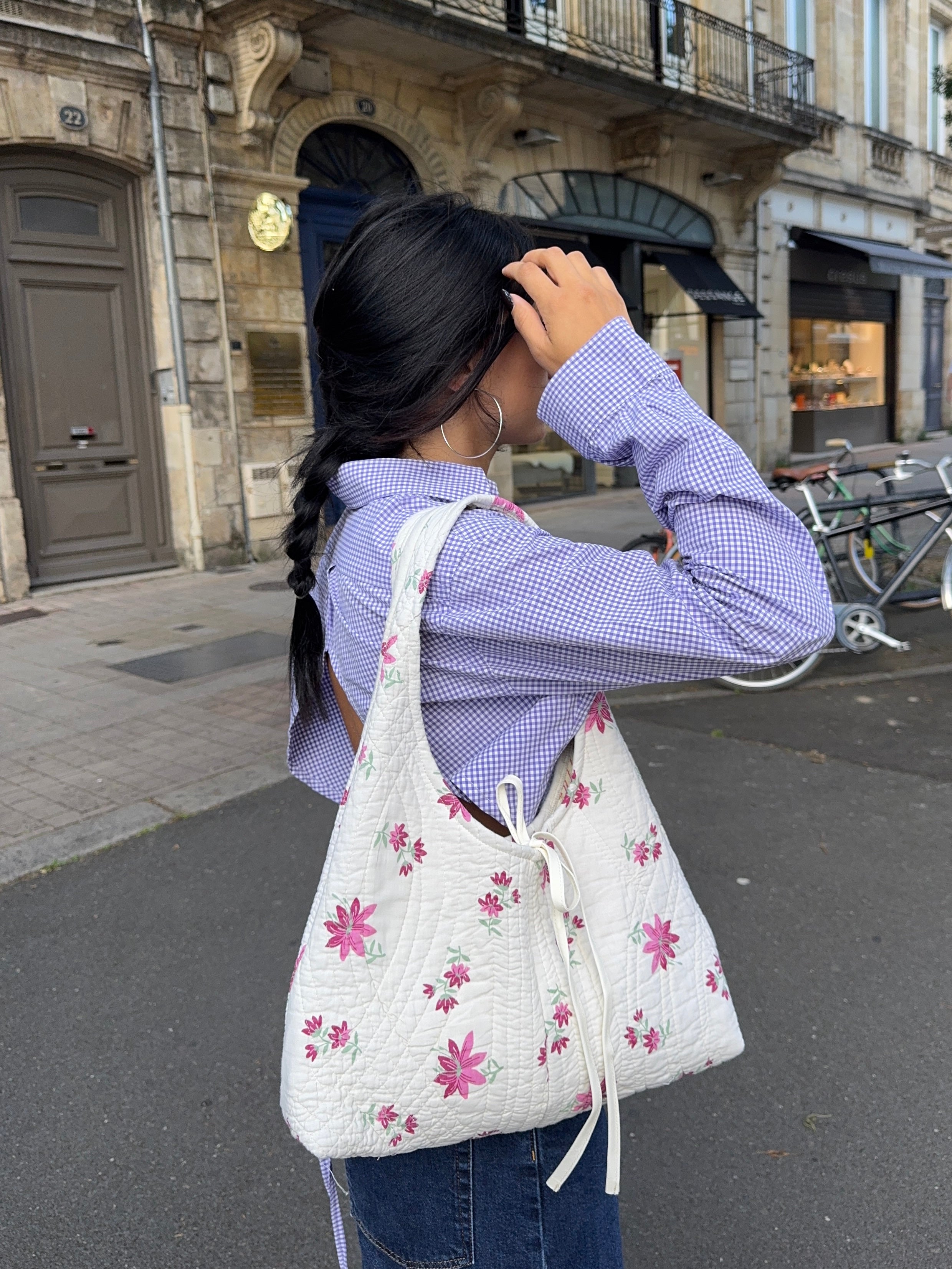 Sac upcyclé matelassé blanc à fleurs