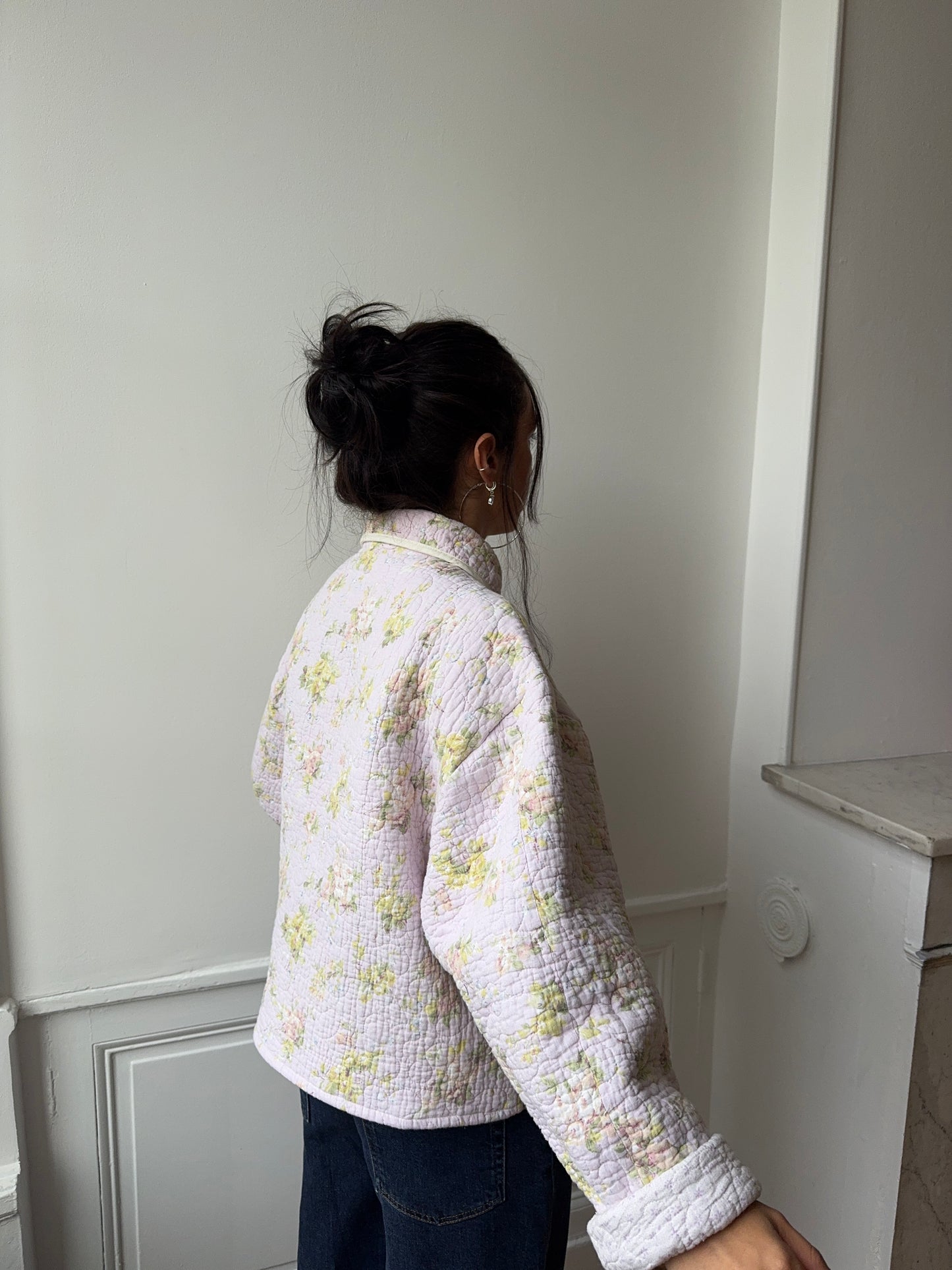 Veste upcyclée matelassée lilas à fleurs