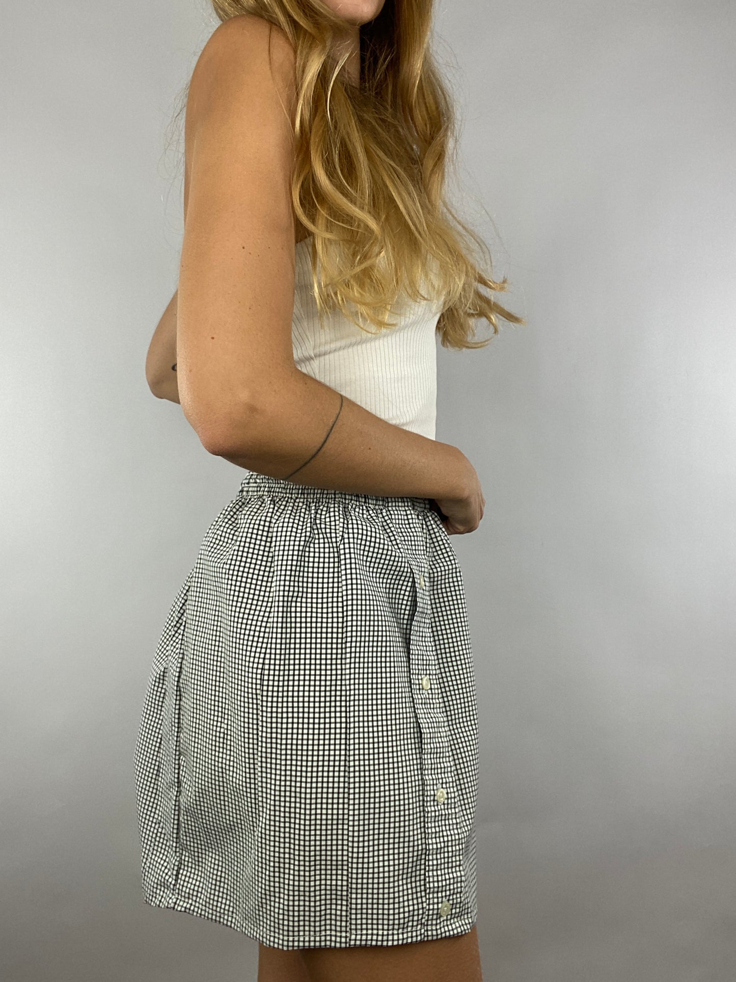 Caleçon short upcyclé blanc à petits carreaux noirs