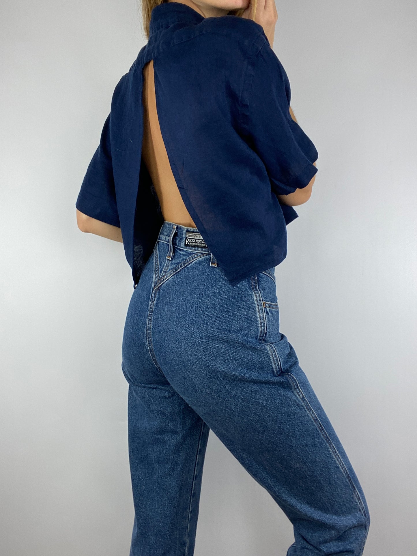 Chemisette upcyclée dos nu V lin/soie marine