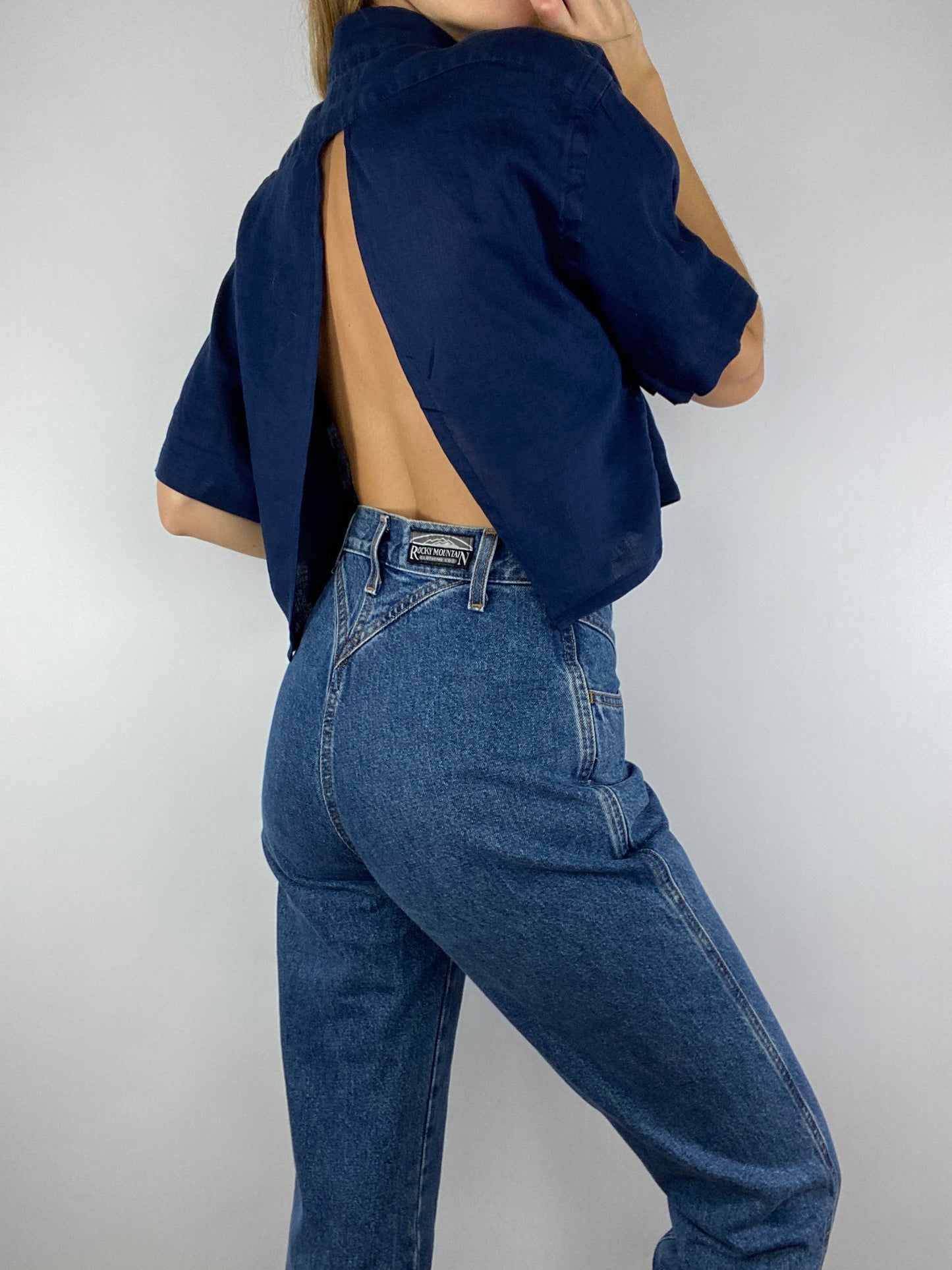 Chemisette upcyclée dos nu V lin/soie marine