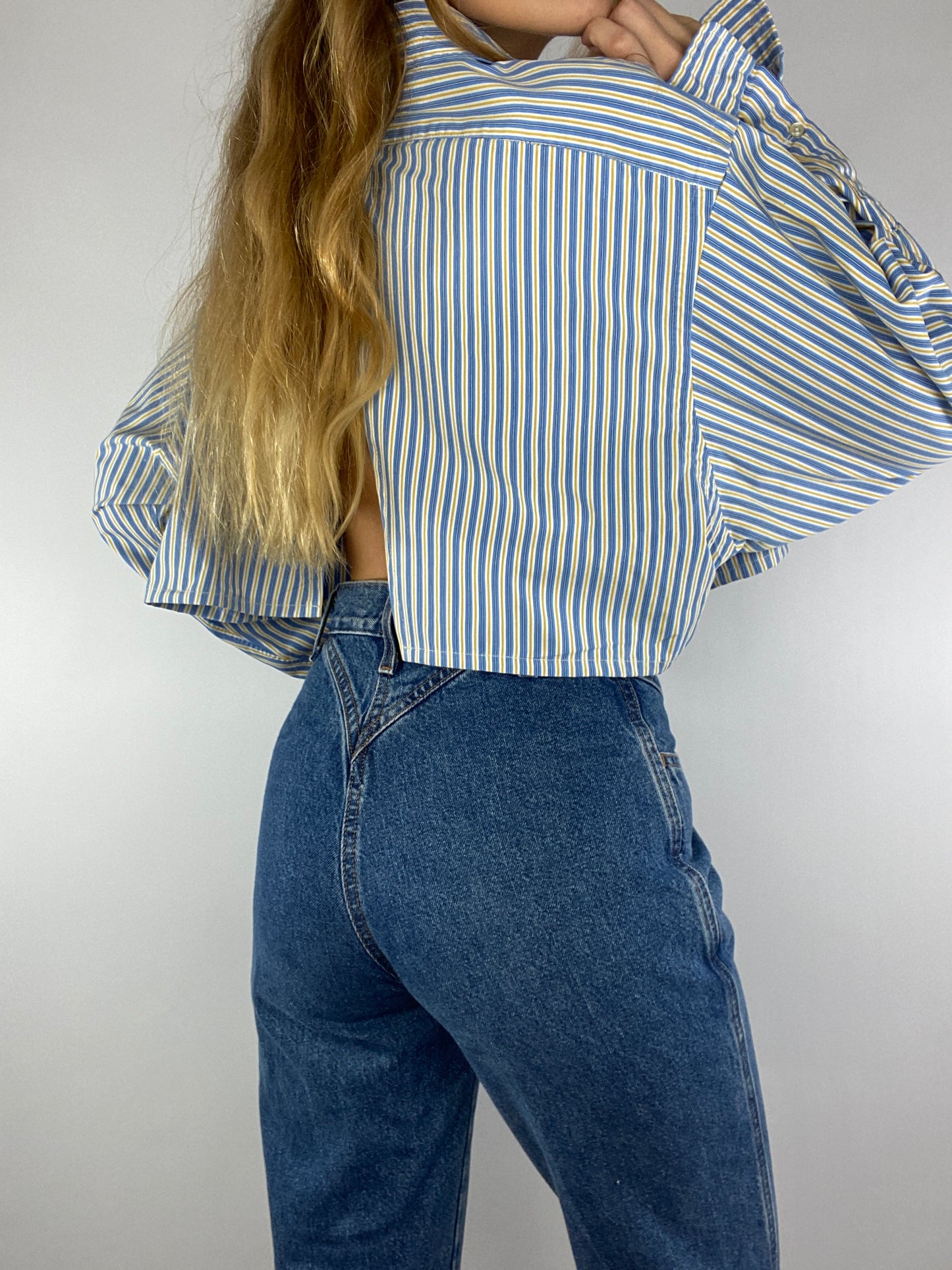 Chemise upcyclée dos nu V rayée