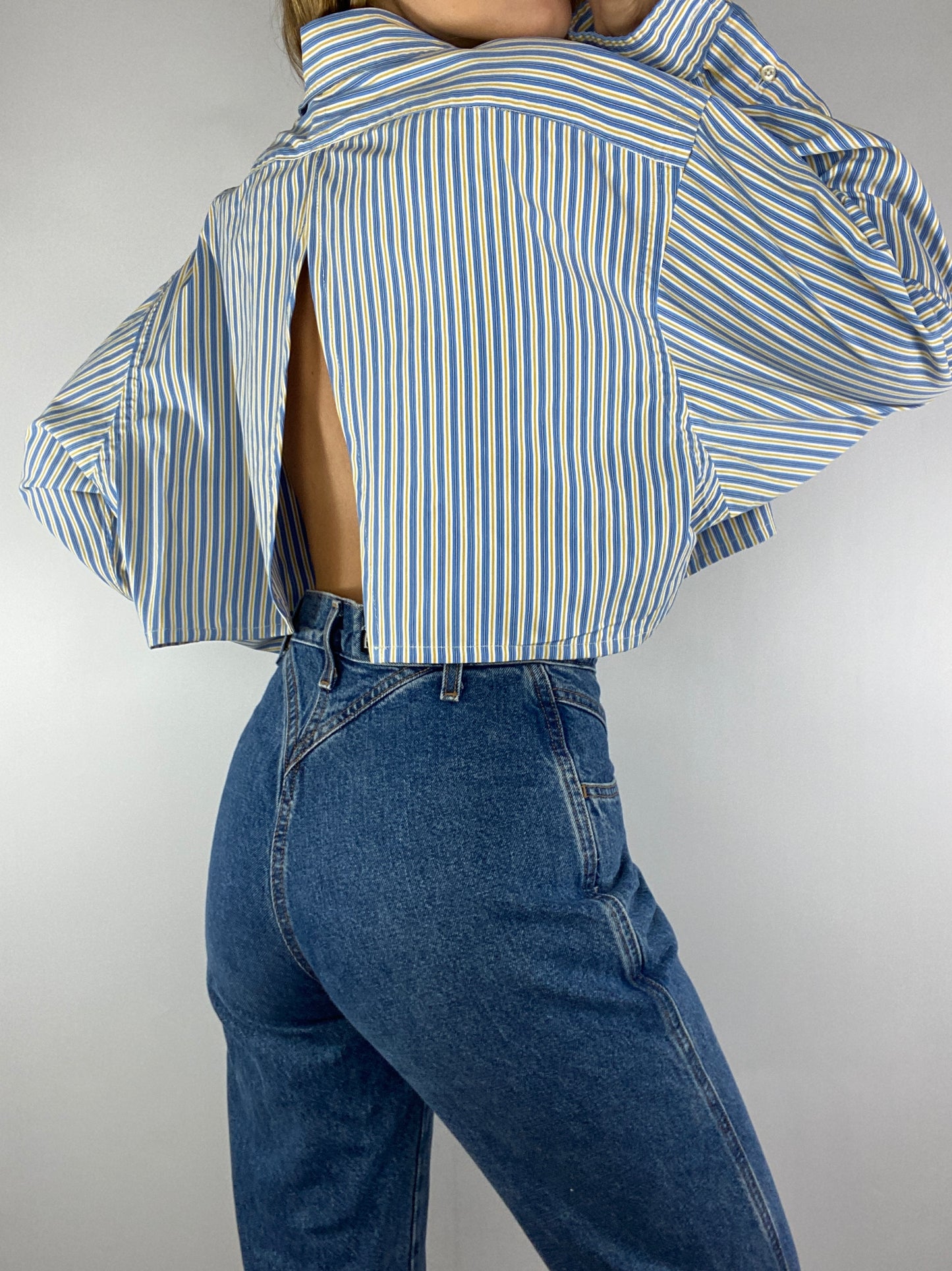 Chemise upcyclée dos nu V rayée