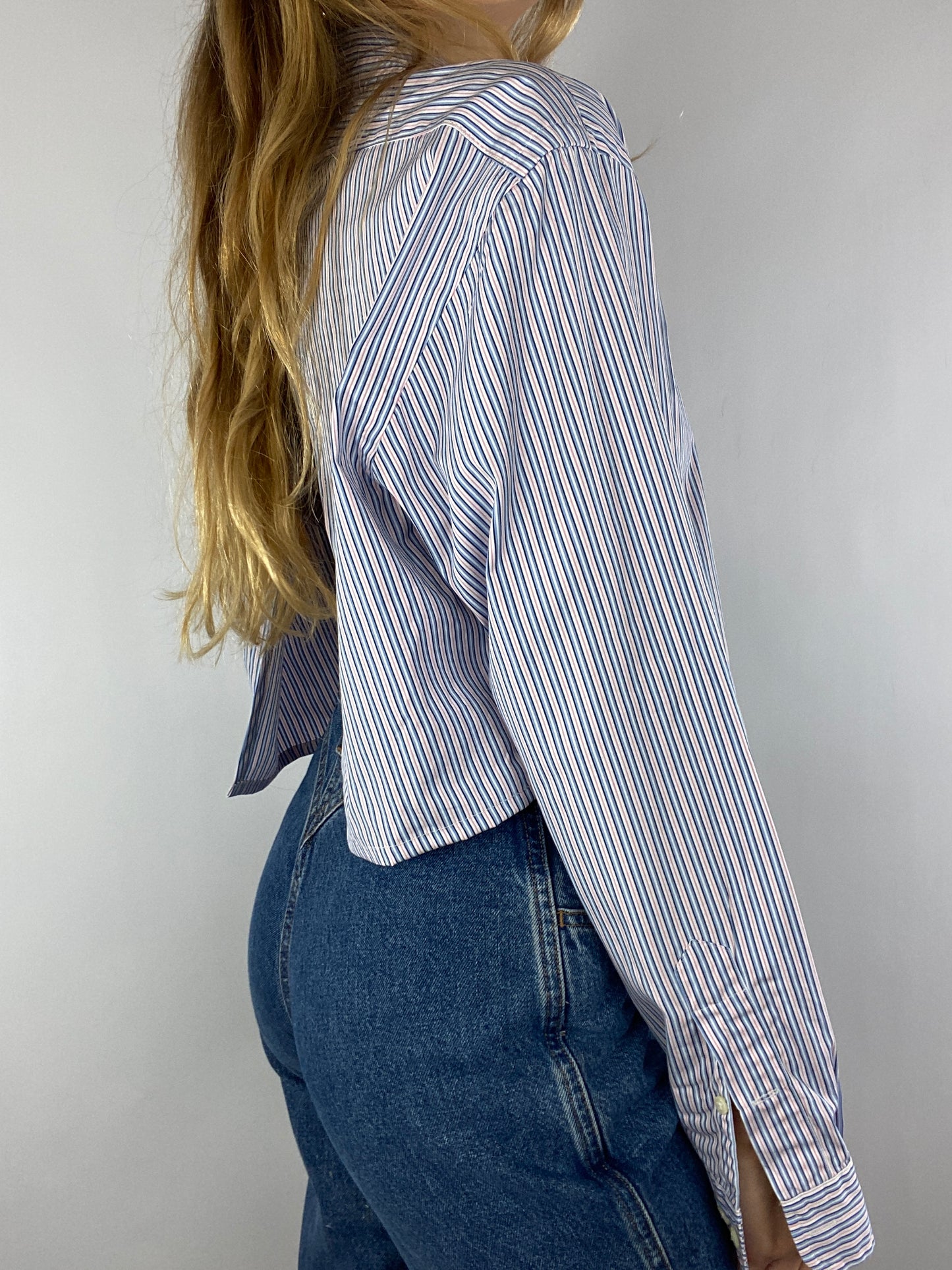 Chemise upcyclée dos nu V rayée