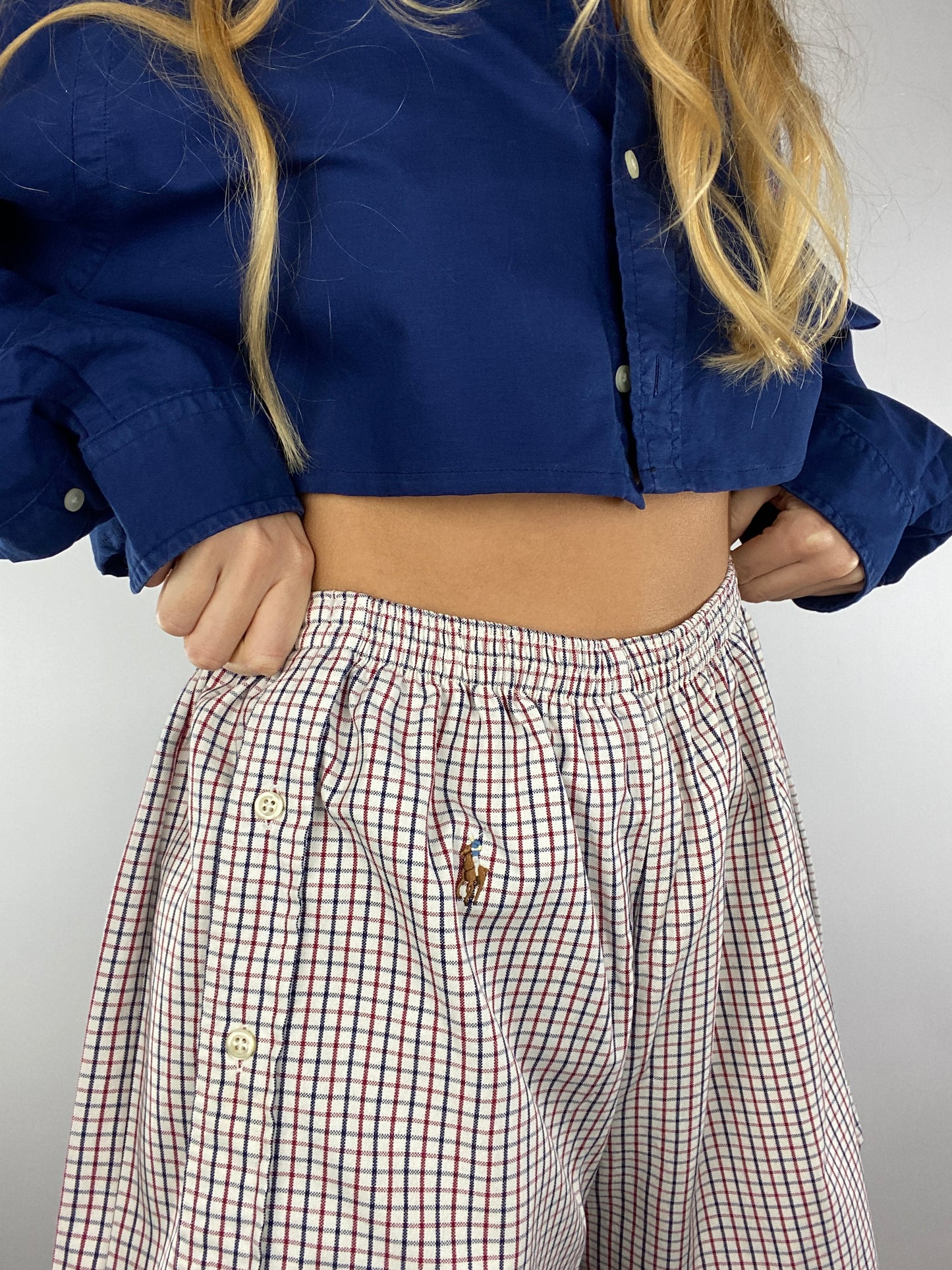 Caleçon short upcyclé blanc à carreaux bleus et rouges