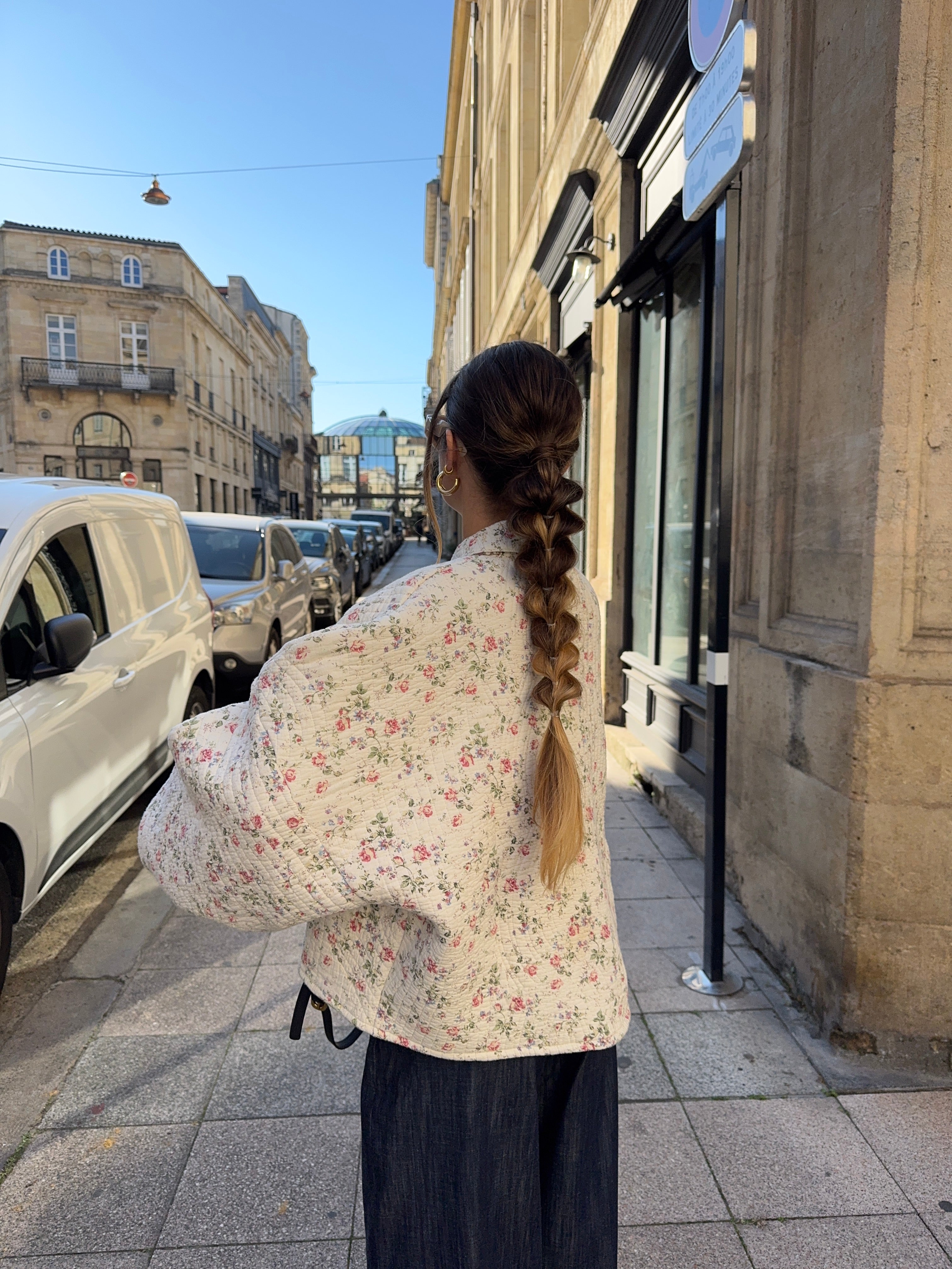 Veste upcyclée matelassée blanche à fleurs