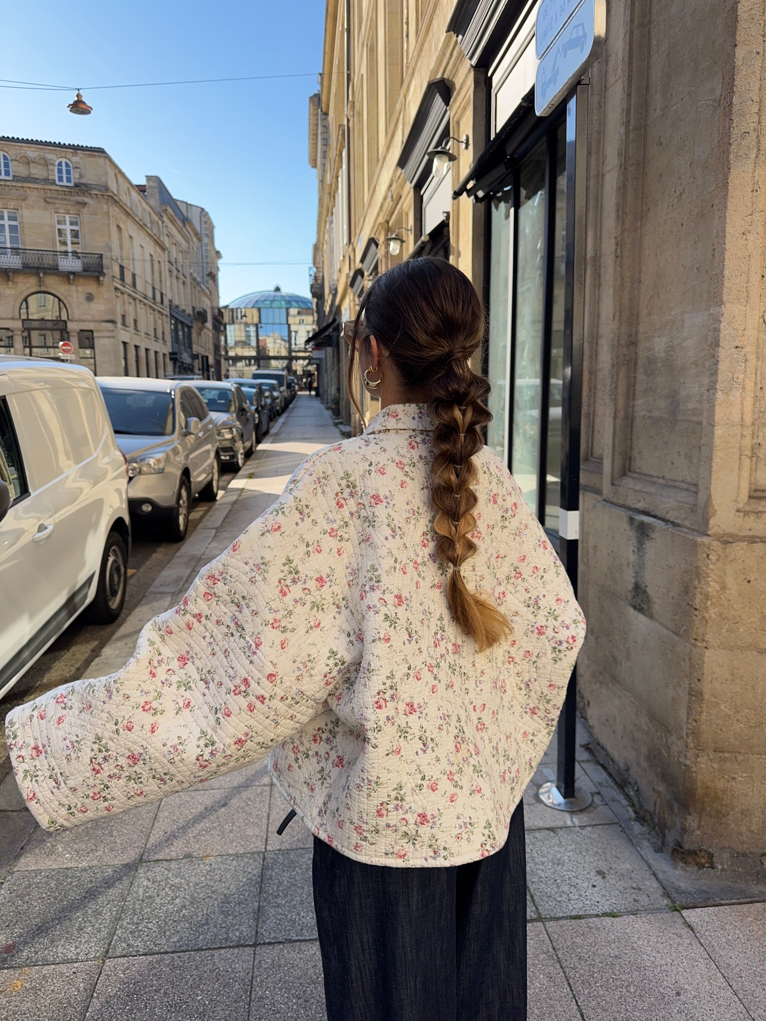 Veste upcyclée matelassée blanche à fleurs