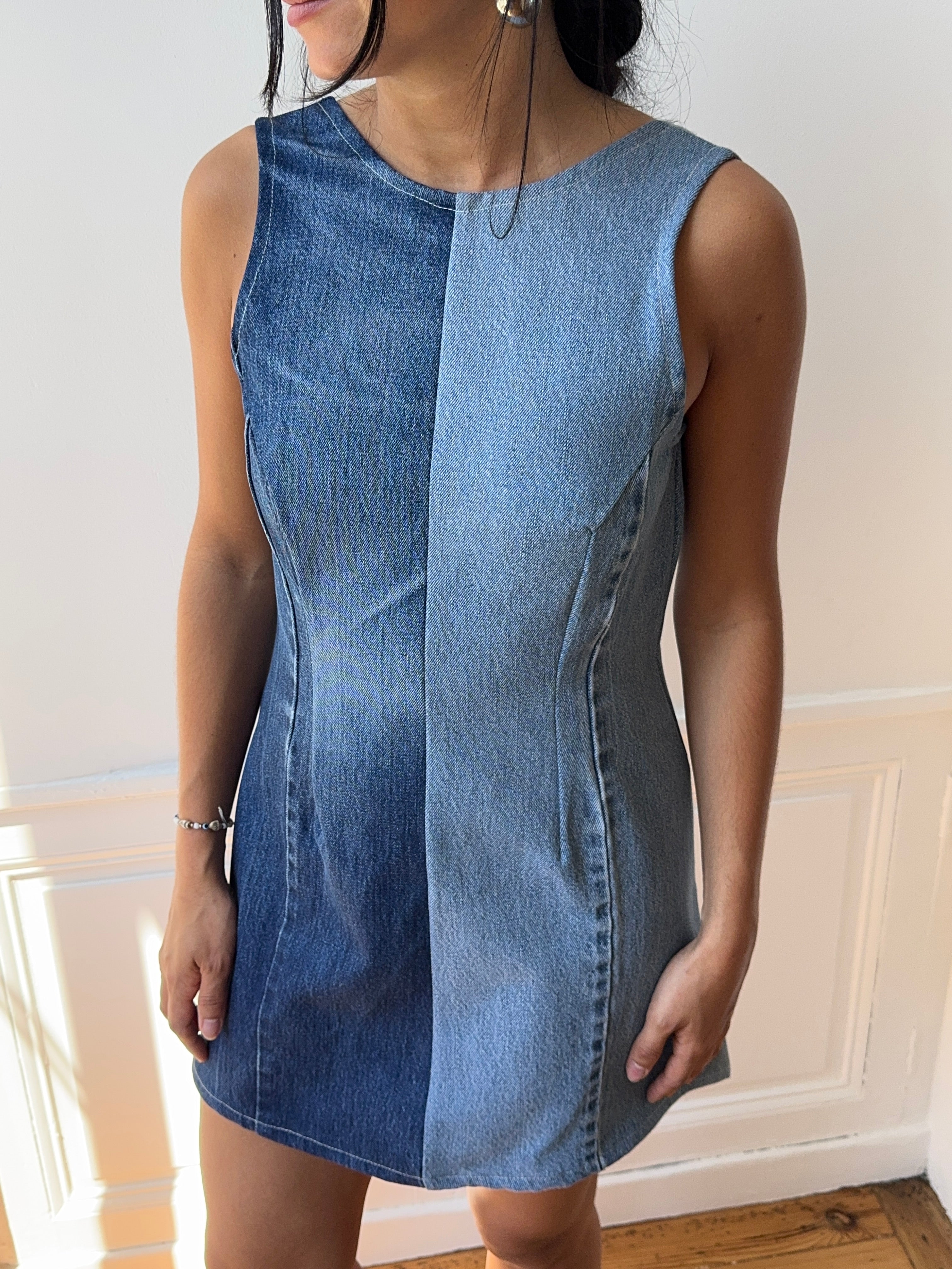 Robe upcyclée dos nu denim