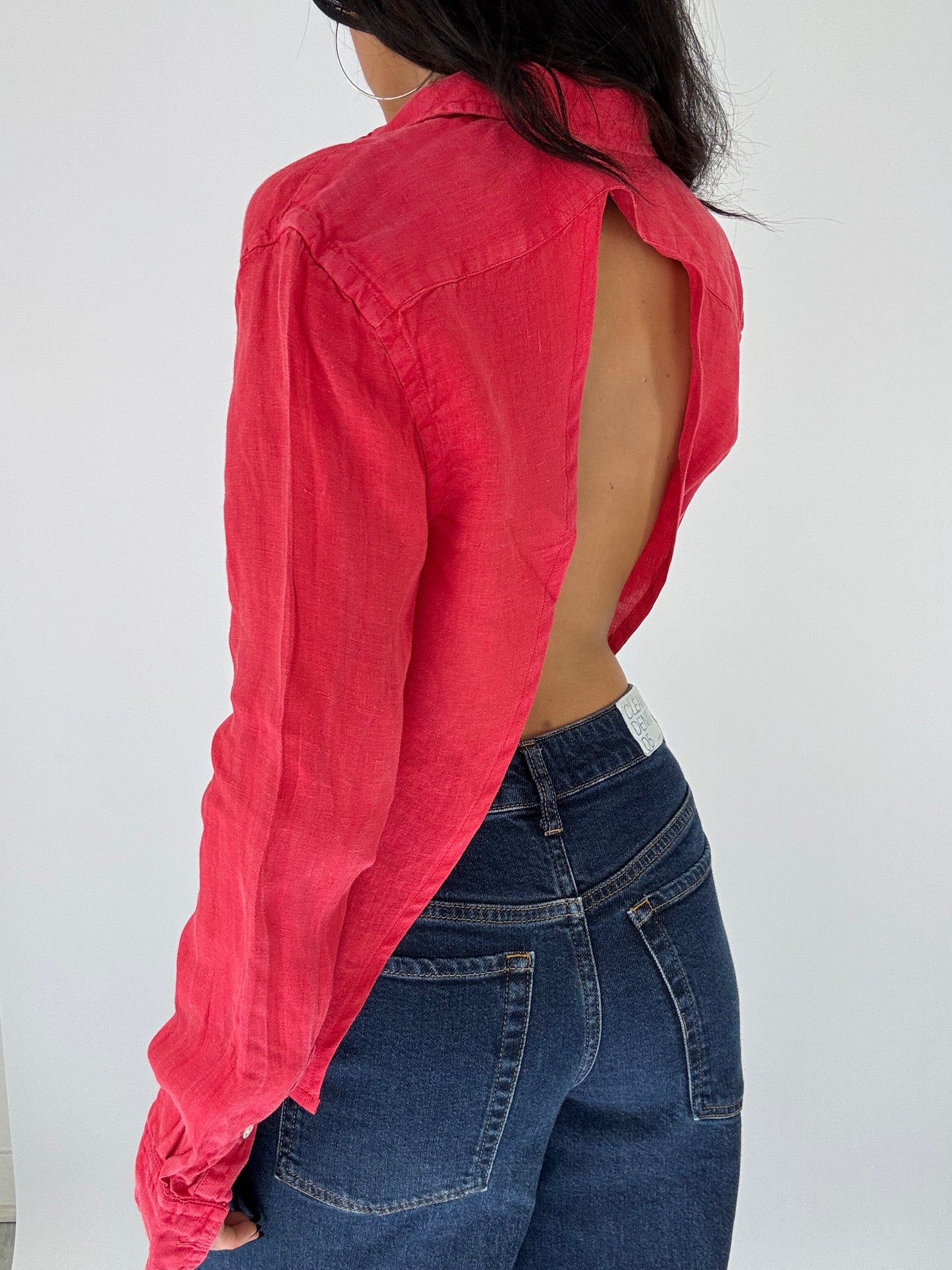 Chemise upcyclée dos nu lin rouge