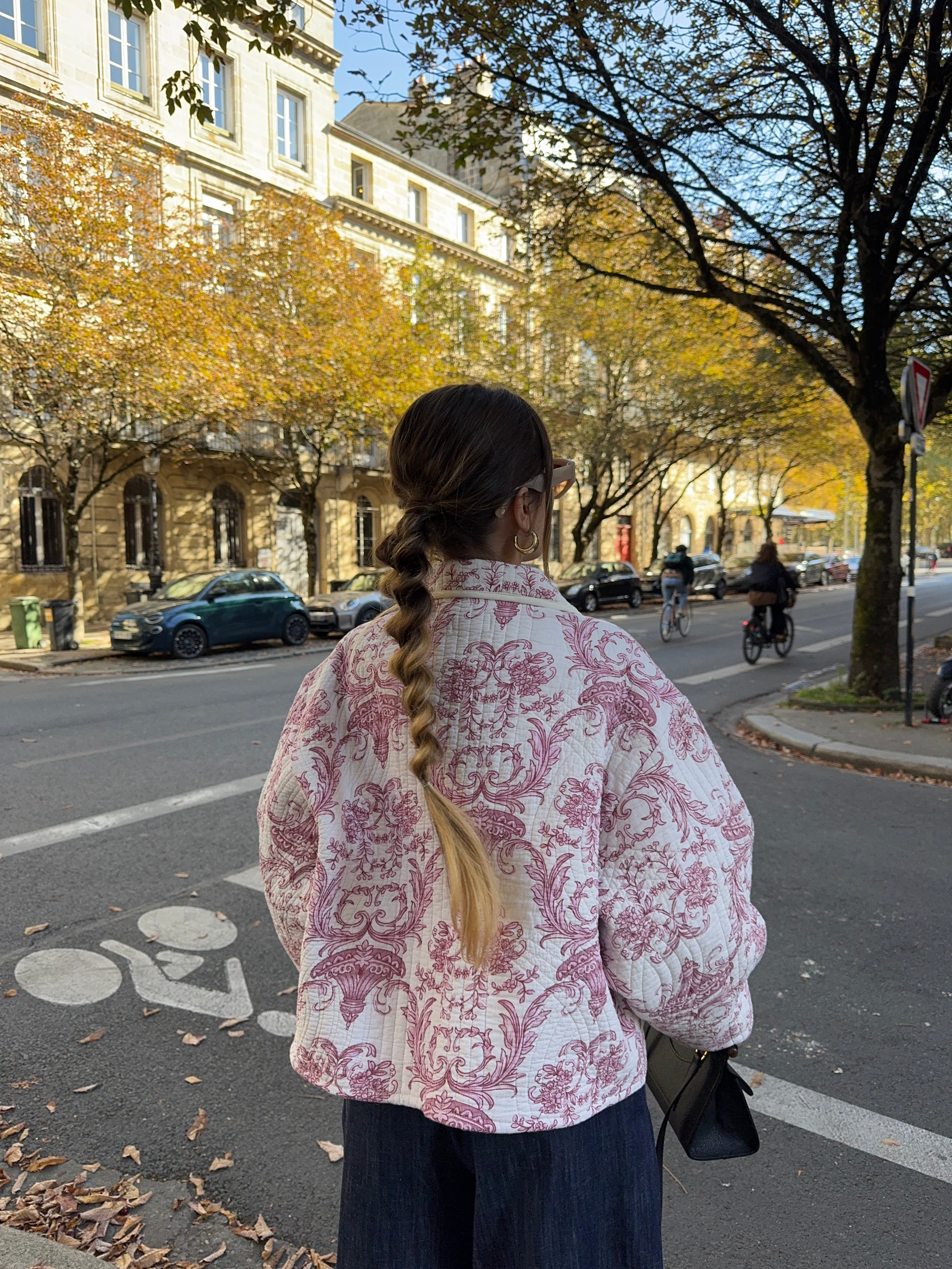 Veste upcyclée matelassée blanche à motifs