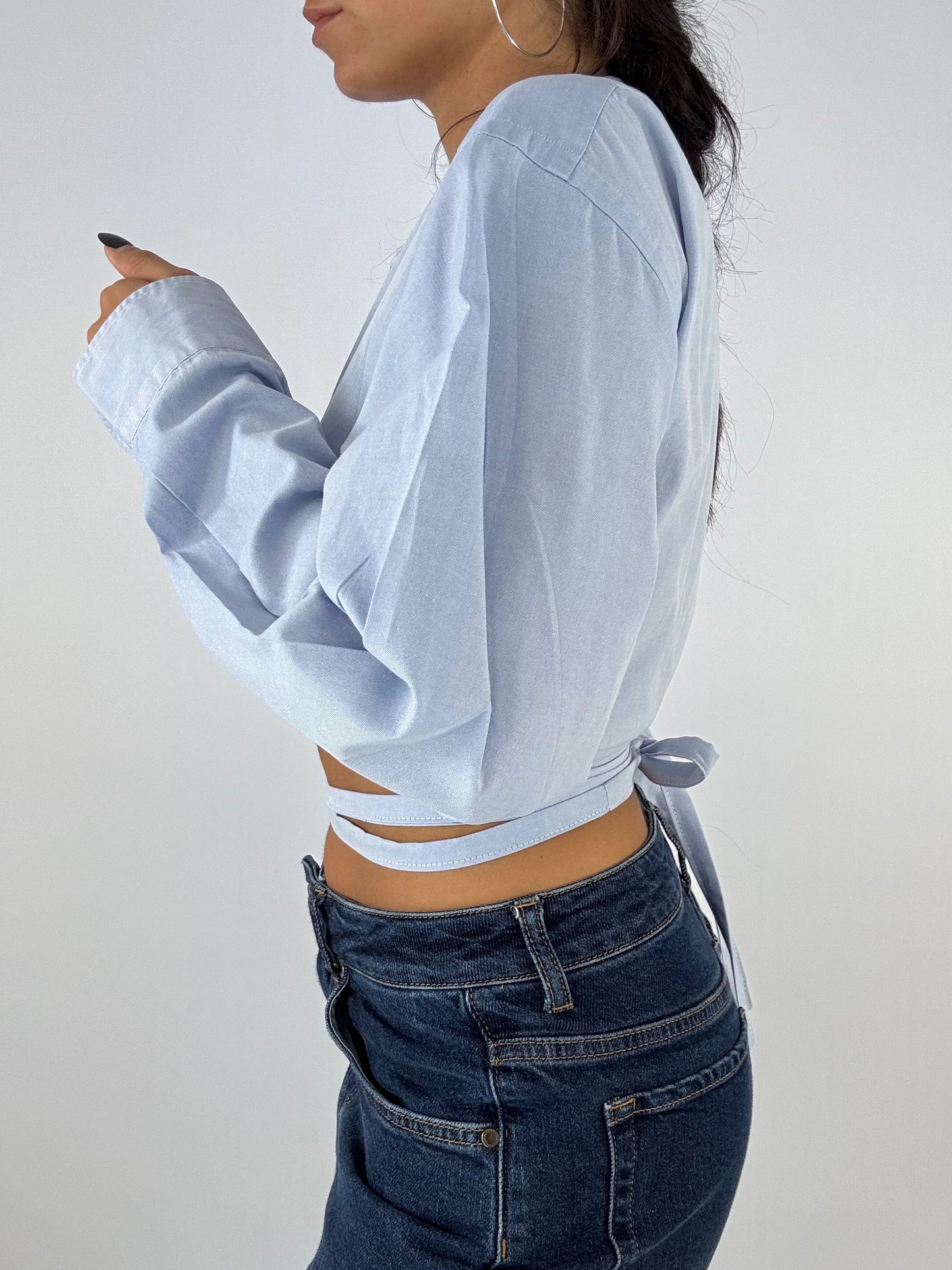 Chemise upcyclée cache-cœur bleu clair
