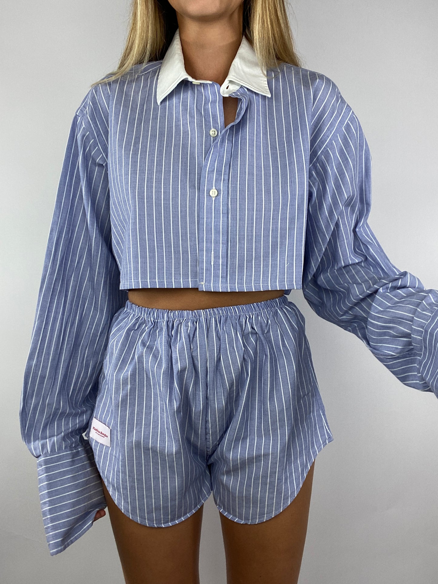 Ensemble upcyclé bleu chiné à rayures blanches