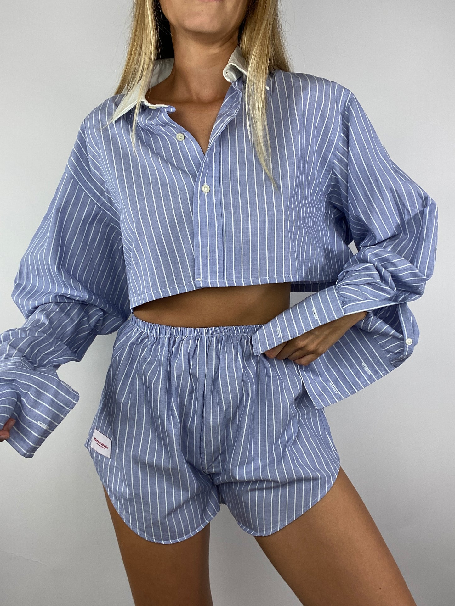 Ensemble upcyclé bleu chiné à rayures blanches