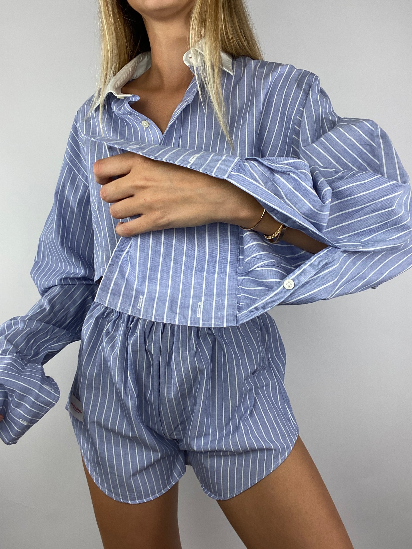 Ensemble upcyclé bleu chiné à rayures blanches