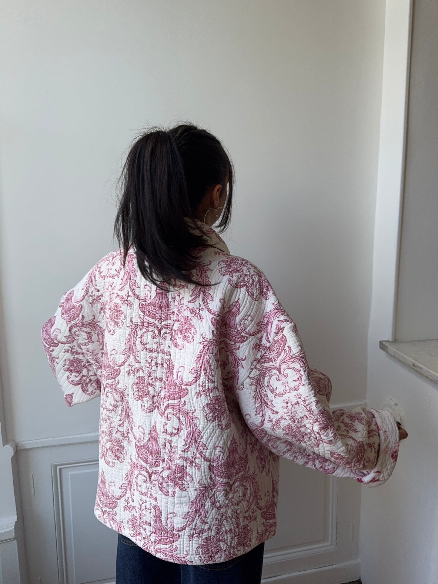 Veste upcyclée matelassée blanche à motifs