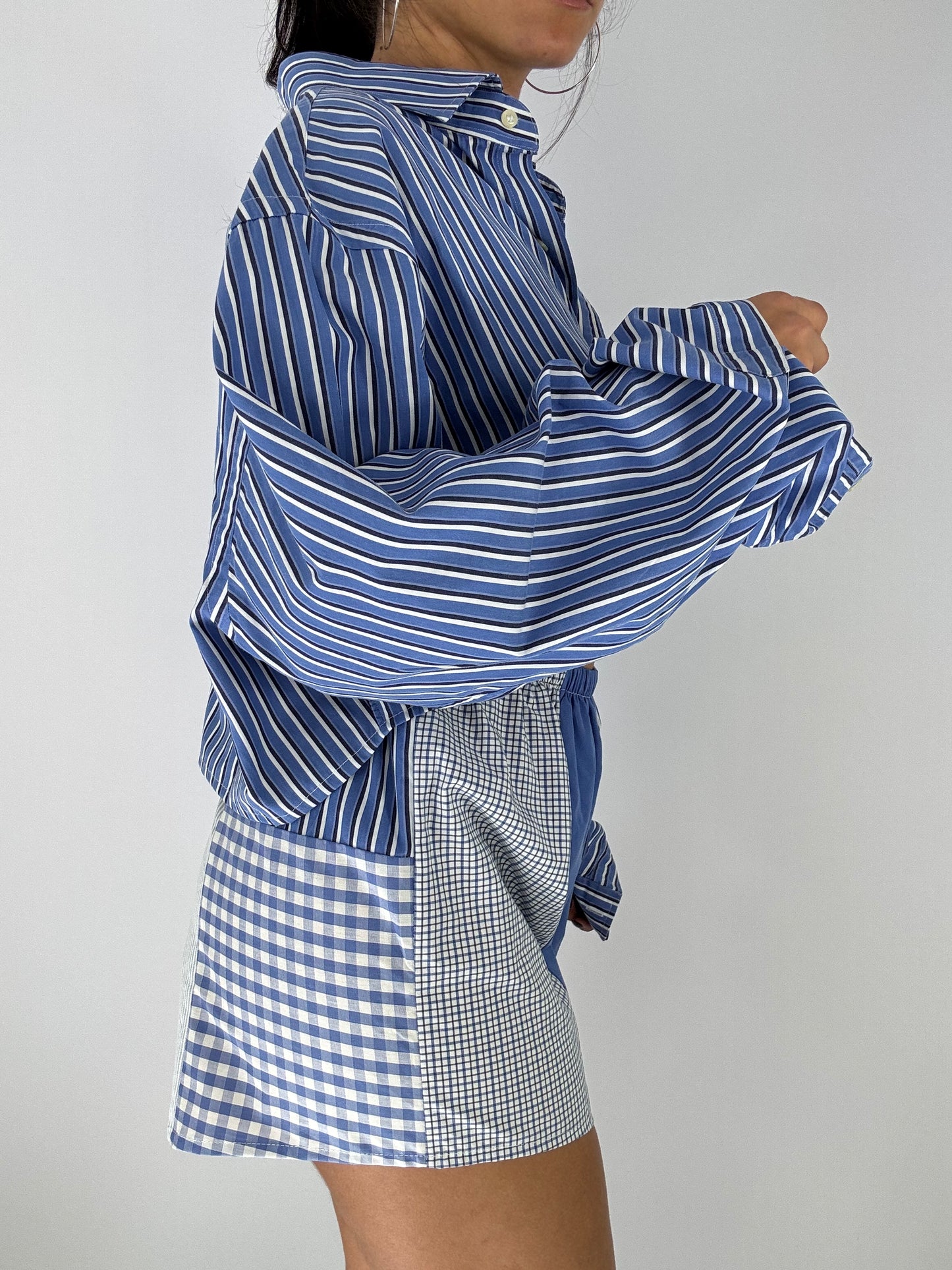 Ensemble upcyclé bleu à rayures et patchwork