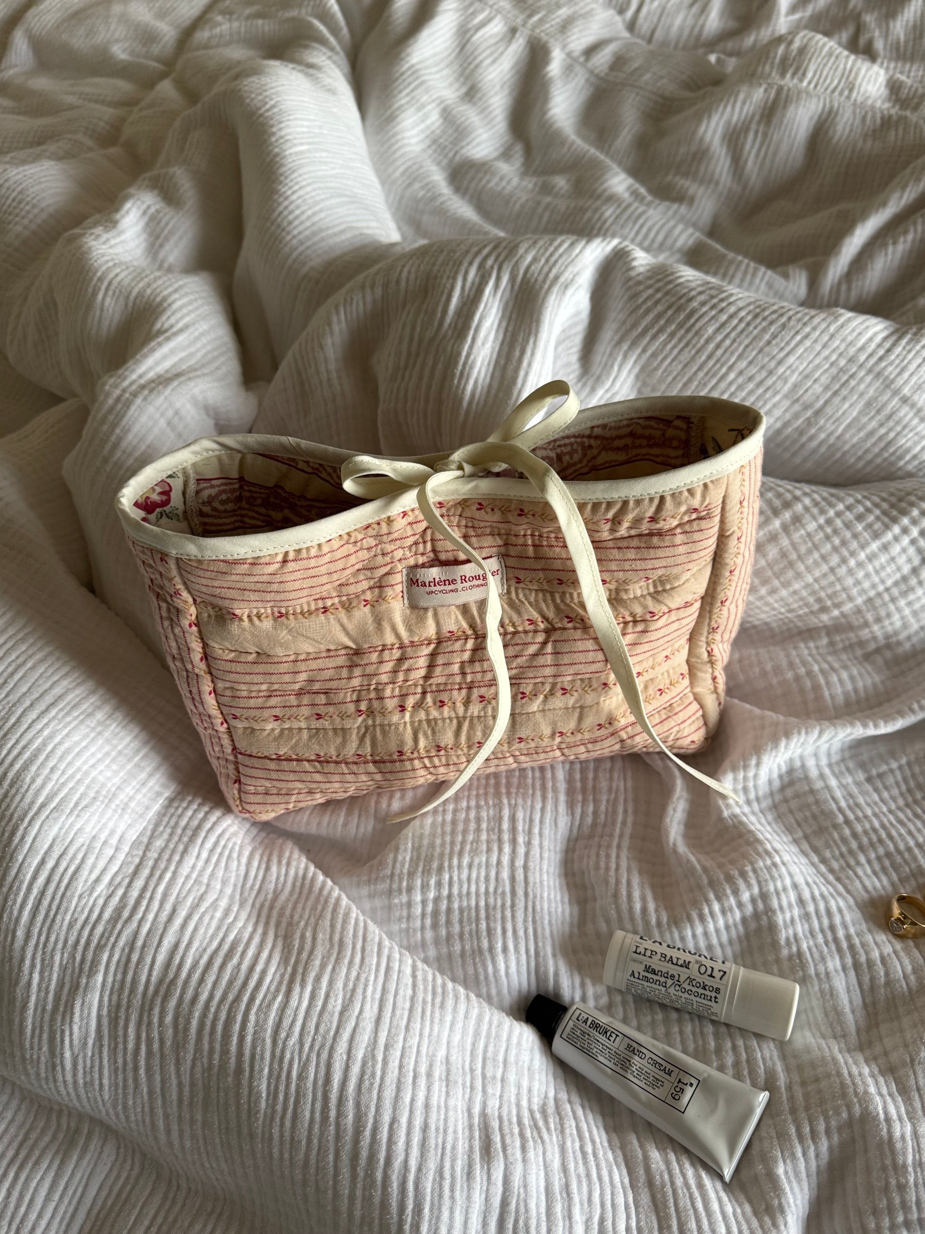 Trousse upcyclée matelassée rosée