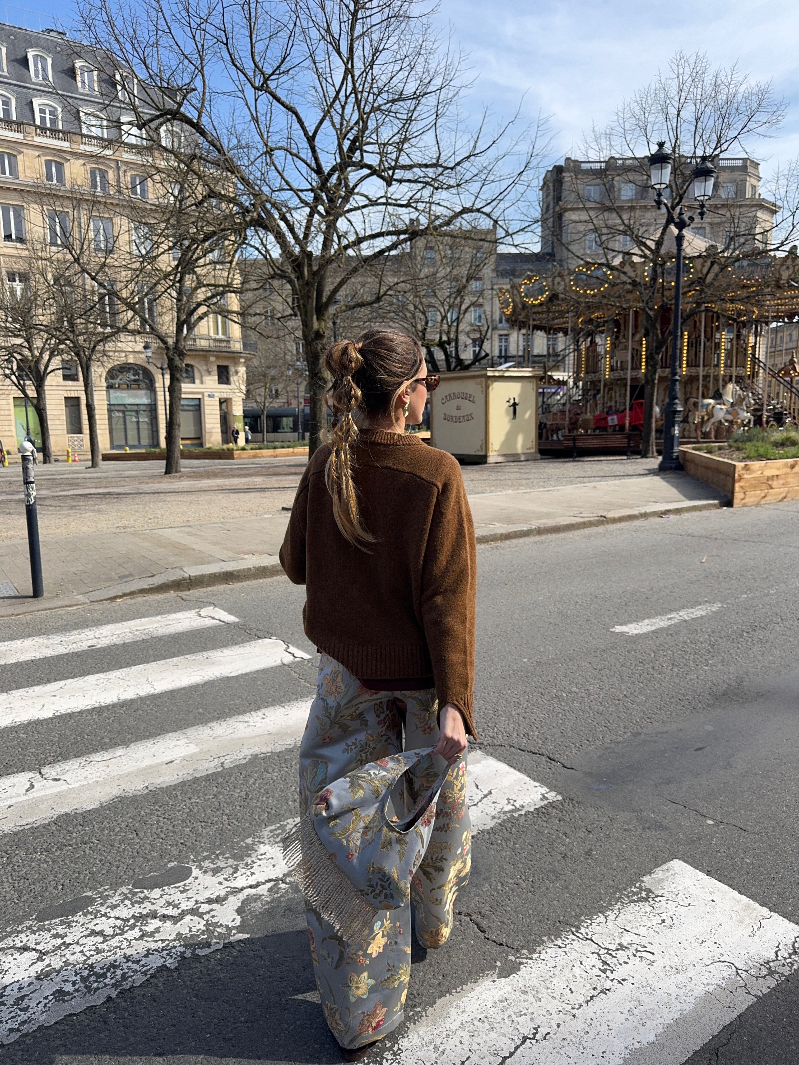 Pantalon upcyclé bleu-vert satiné à motifs vintage