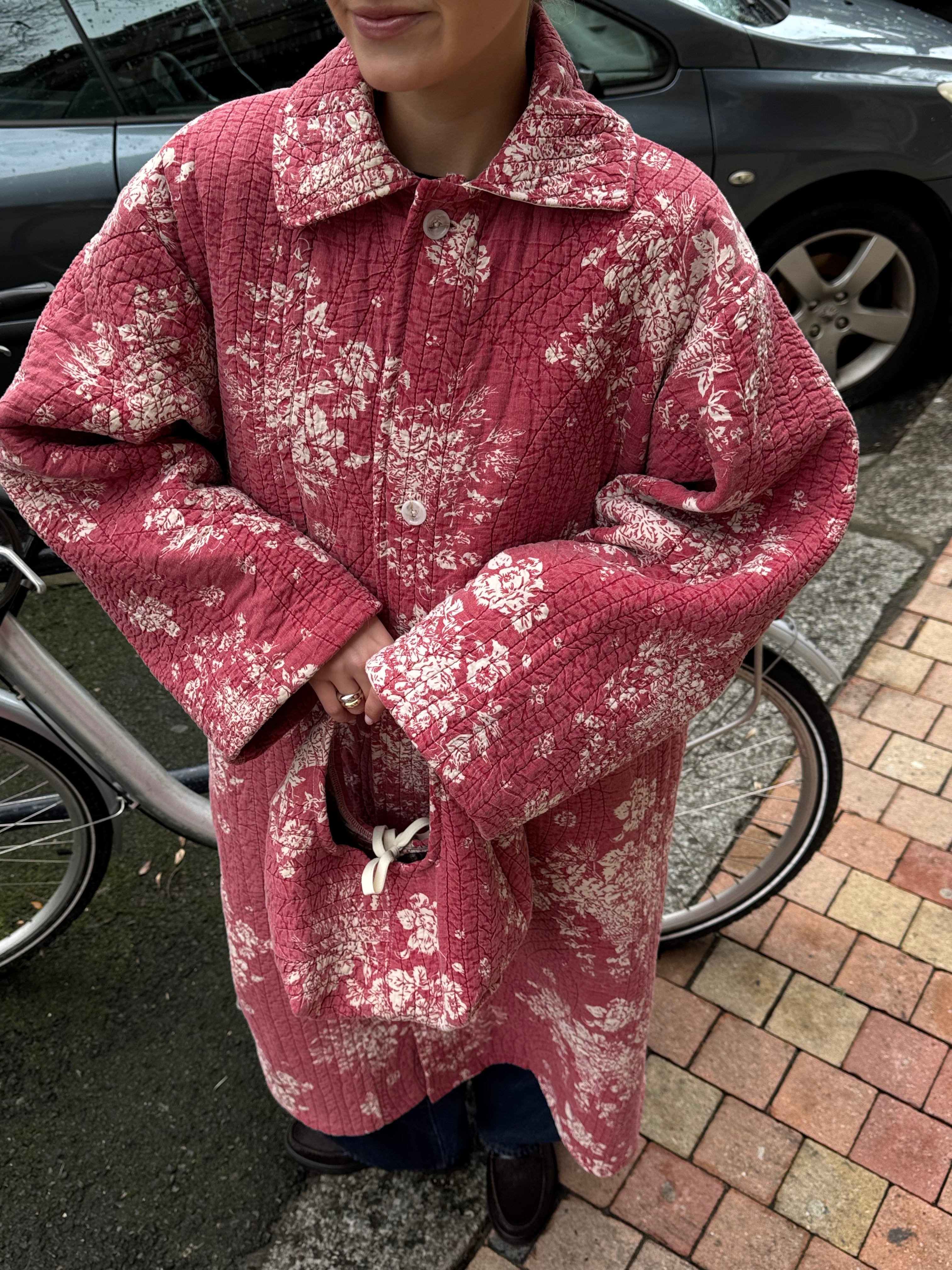 Sac upcyclé matelassé rouge à motifs vintage - petit