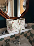 Trousse upcyclée matelassée écrue fleurie