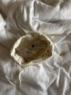 Trousse upcyclée matelassée écrue fleurie