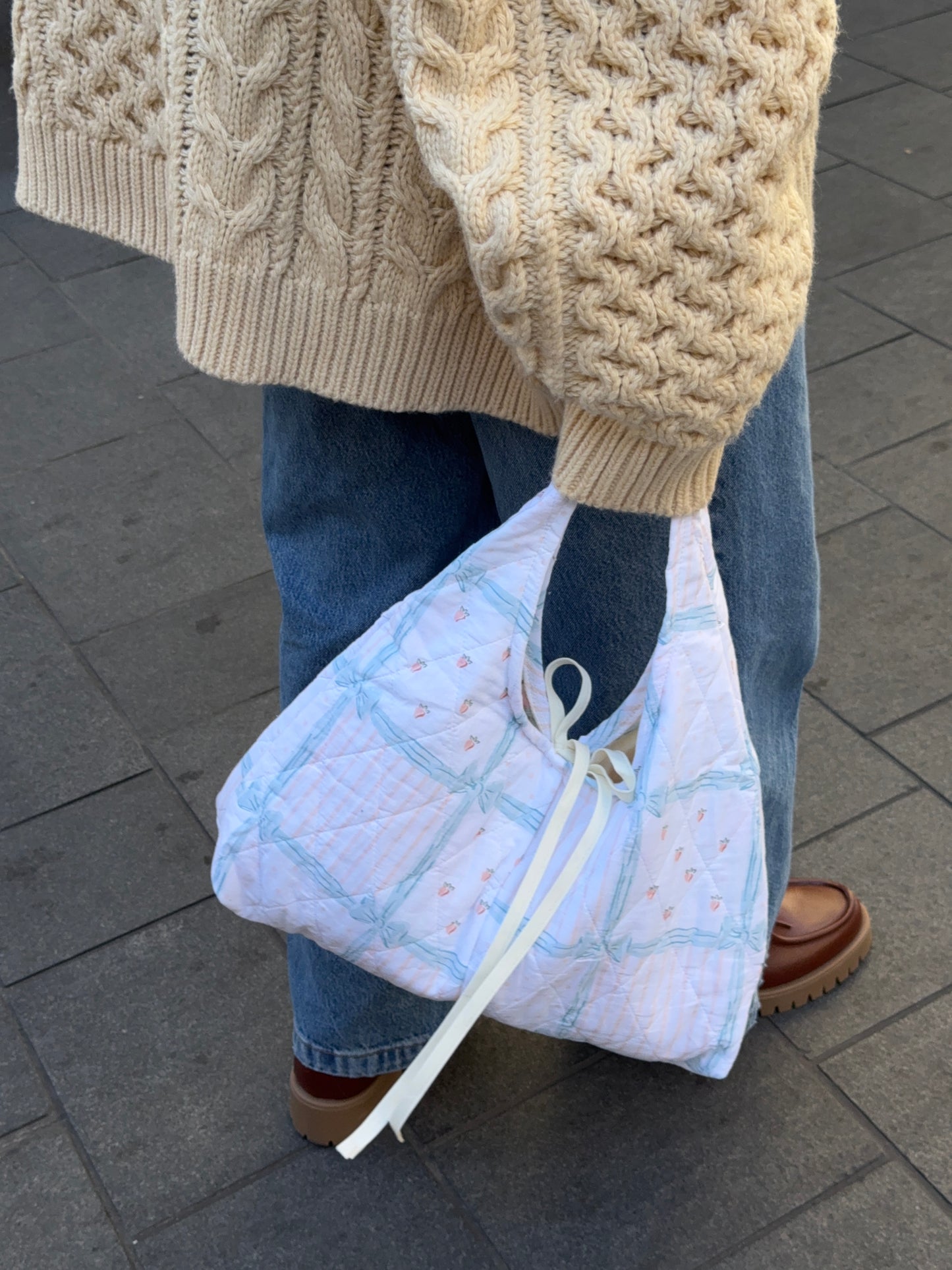 Sac upcyclé matelassé blanc à motifs