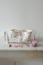 Trousse upcyclée matelassée écrue fleurie