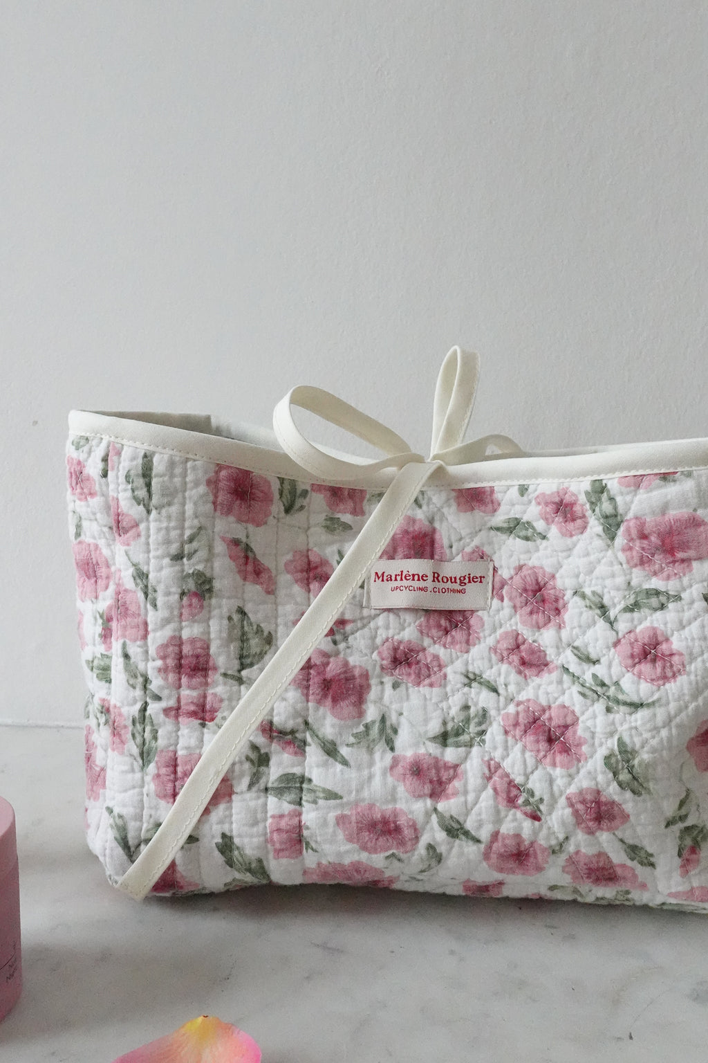 Trousse upcyclée matelassée à fleurs