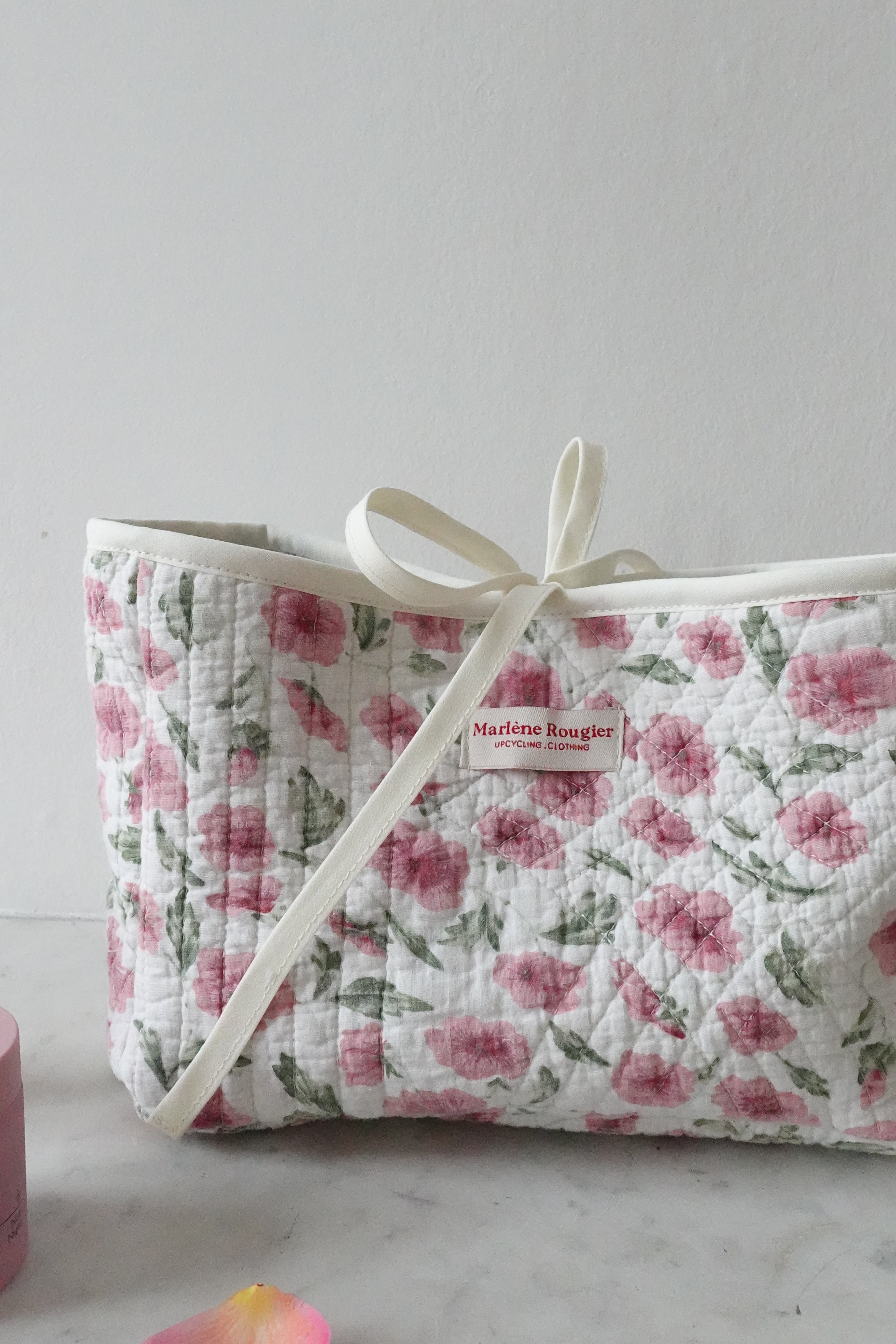 Trousse upcyclée matelassée à fleurs