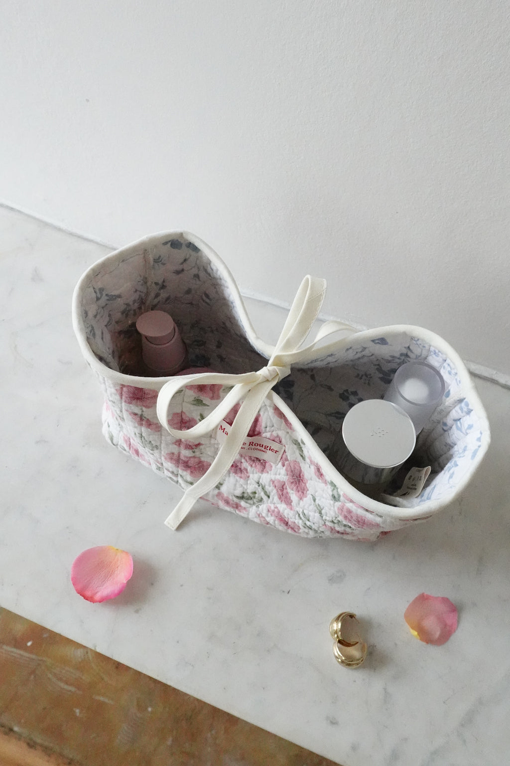 Trousse upcyclée matelassée à fleurs