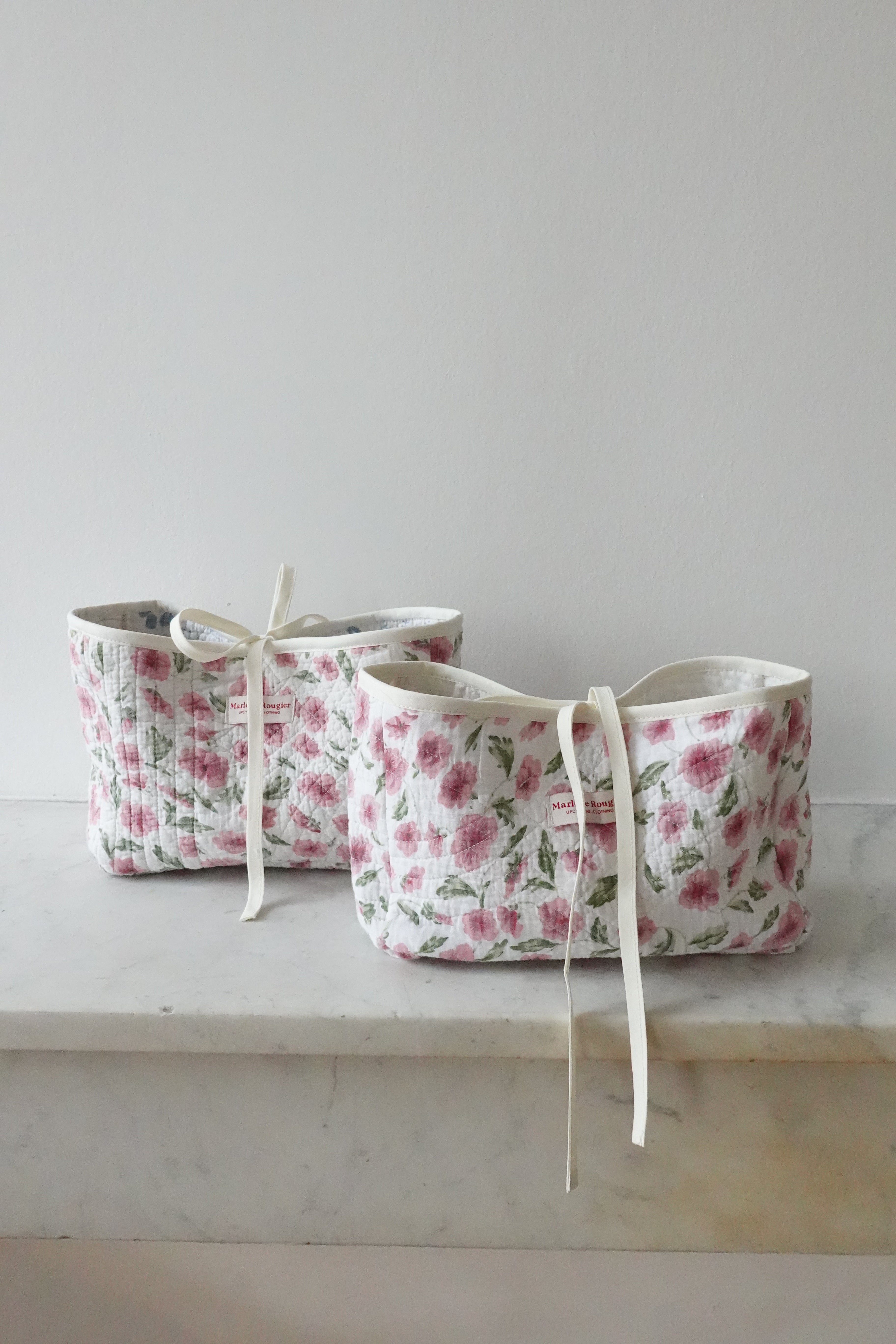 Trousse upcyclée matelassée à fleurs