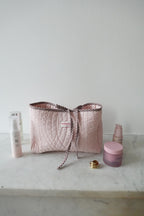Trousse upcyclée matelassée rose clair