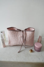 Trousse upcyclée matelassée rose clair