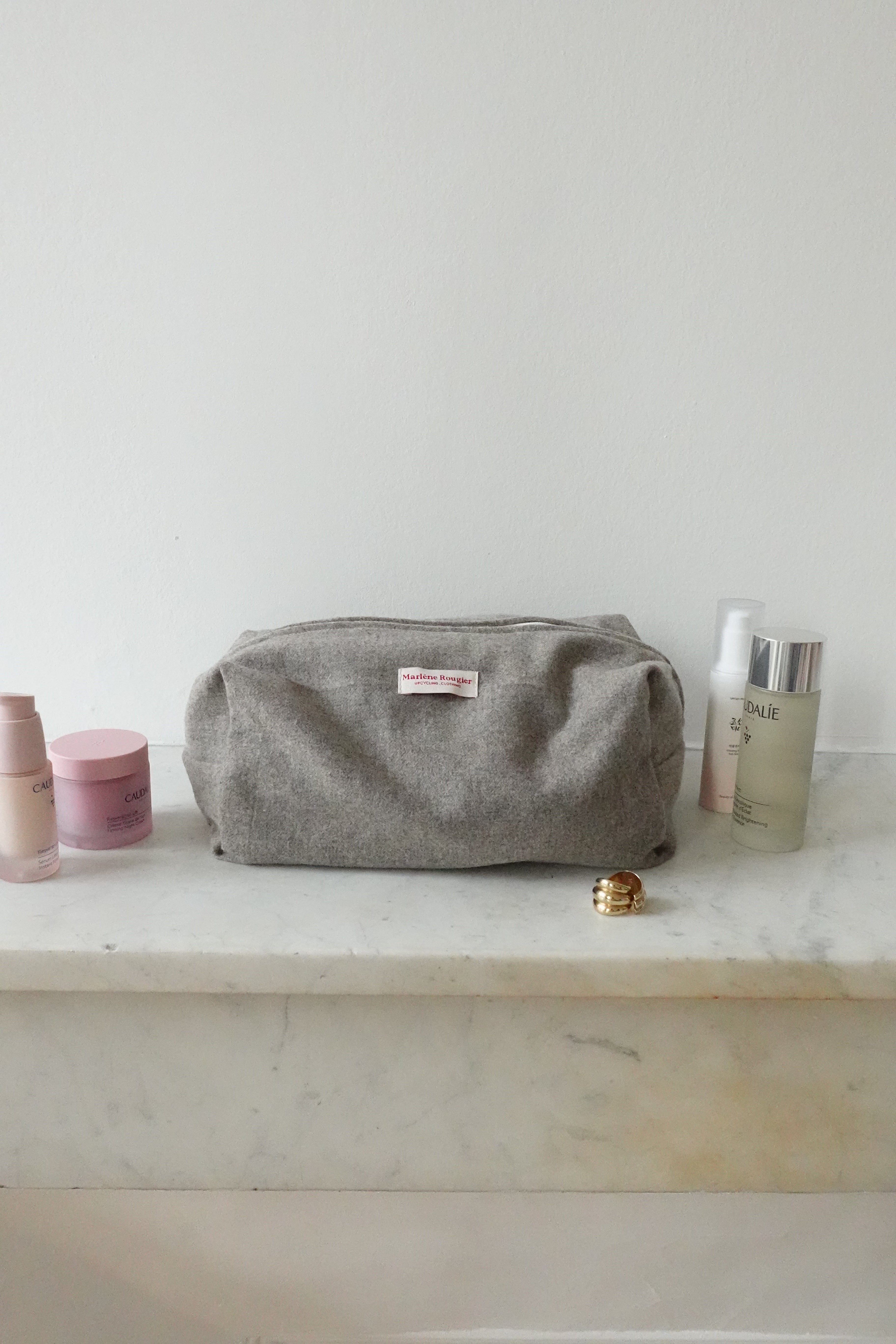 Trousse laine grise
