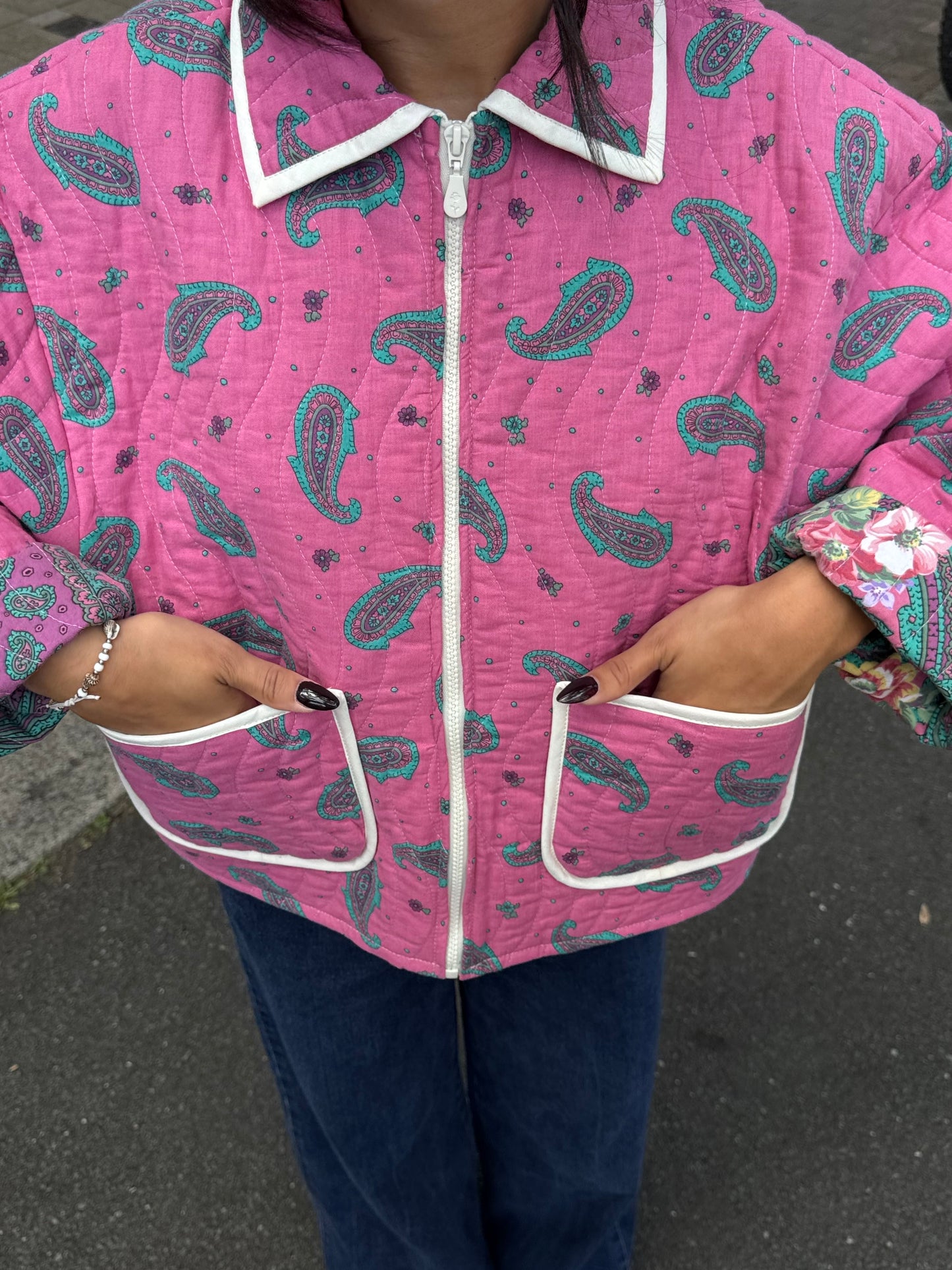 Veste upcyclée matelassée rose à motif