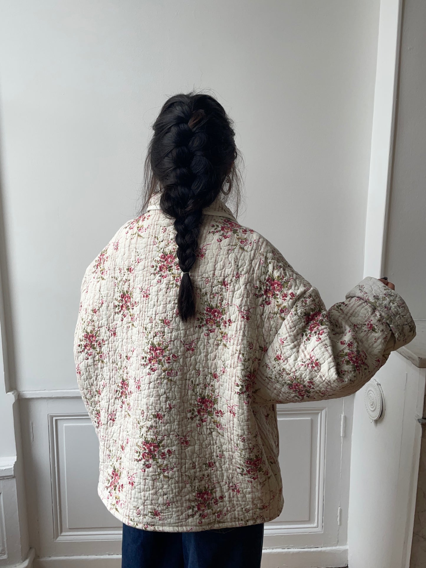 Veste upcyclée matelassée crème à fleurs