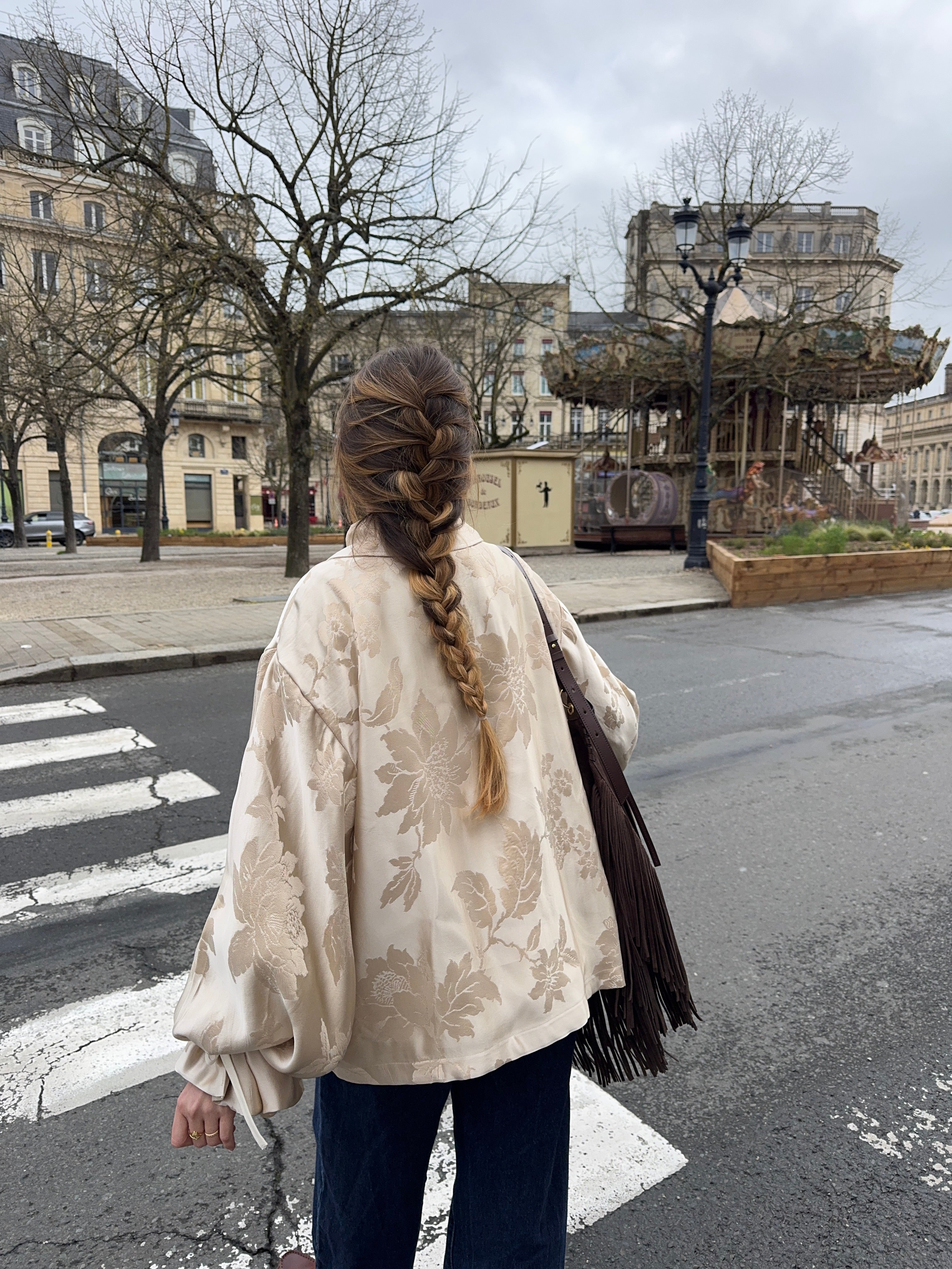 Veste upcyclée satinée à motifs vintage
