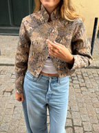 Veste courte upcyclée à motifs vintage