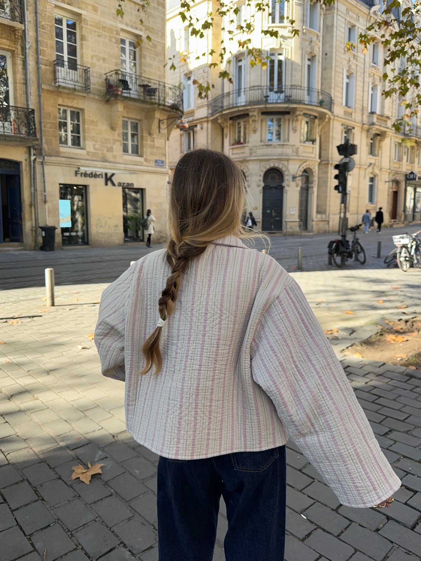 Veste upcyclée matelassée crème à rayures roses