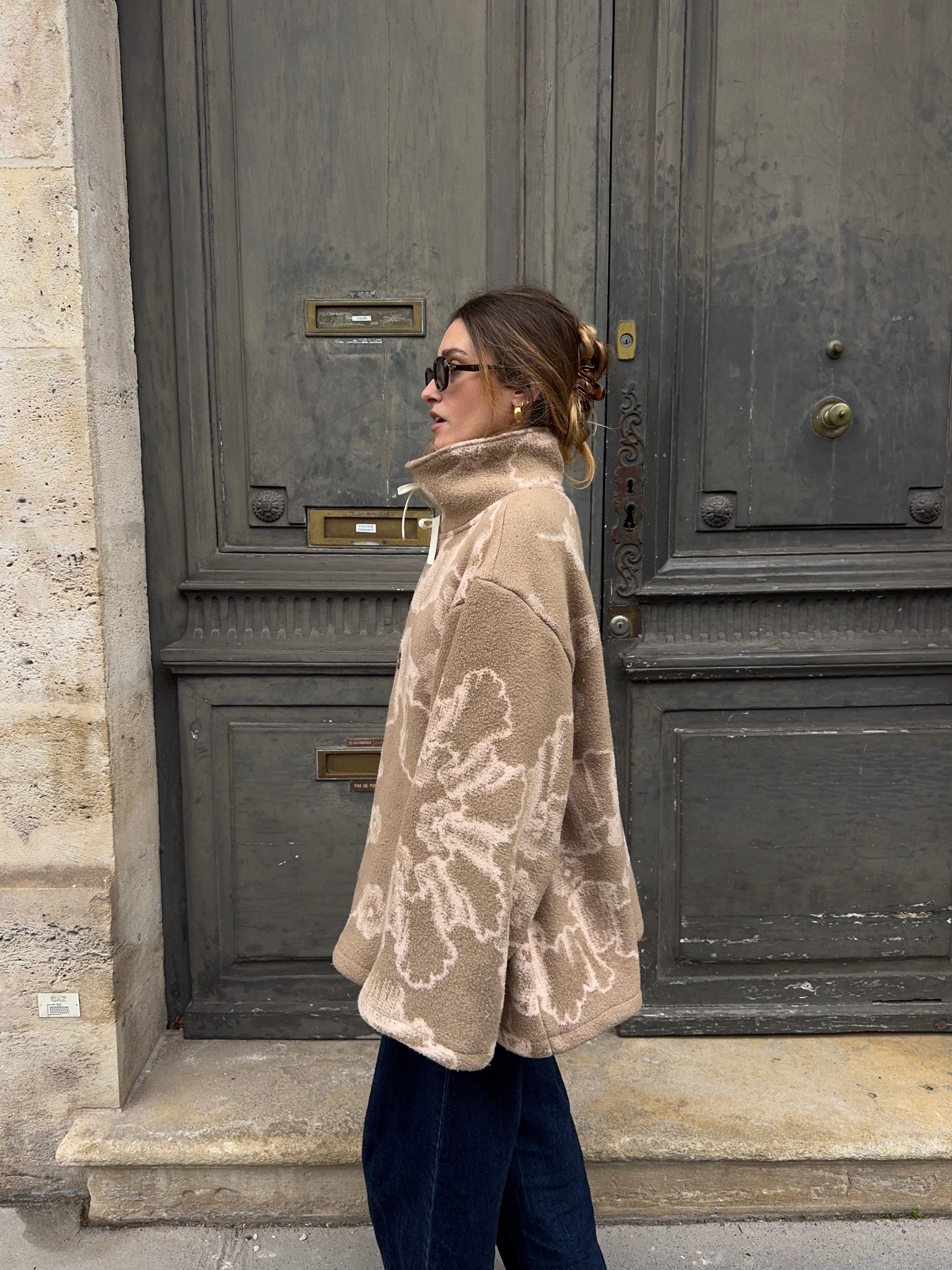 Manteau upcyclé laine marron clair à motifs vintage