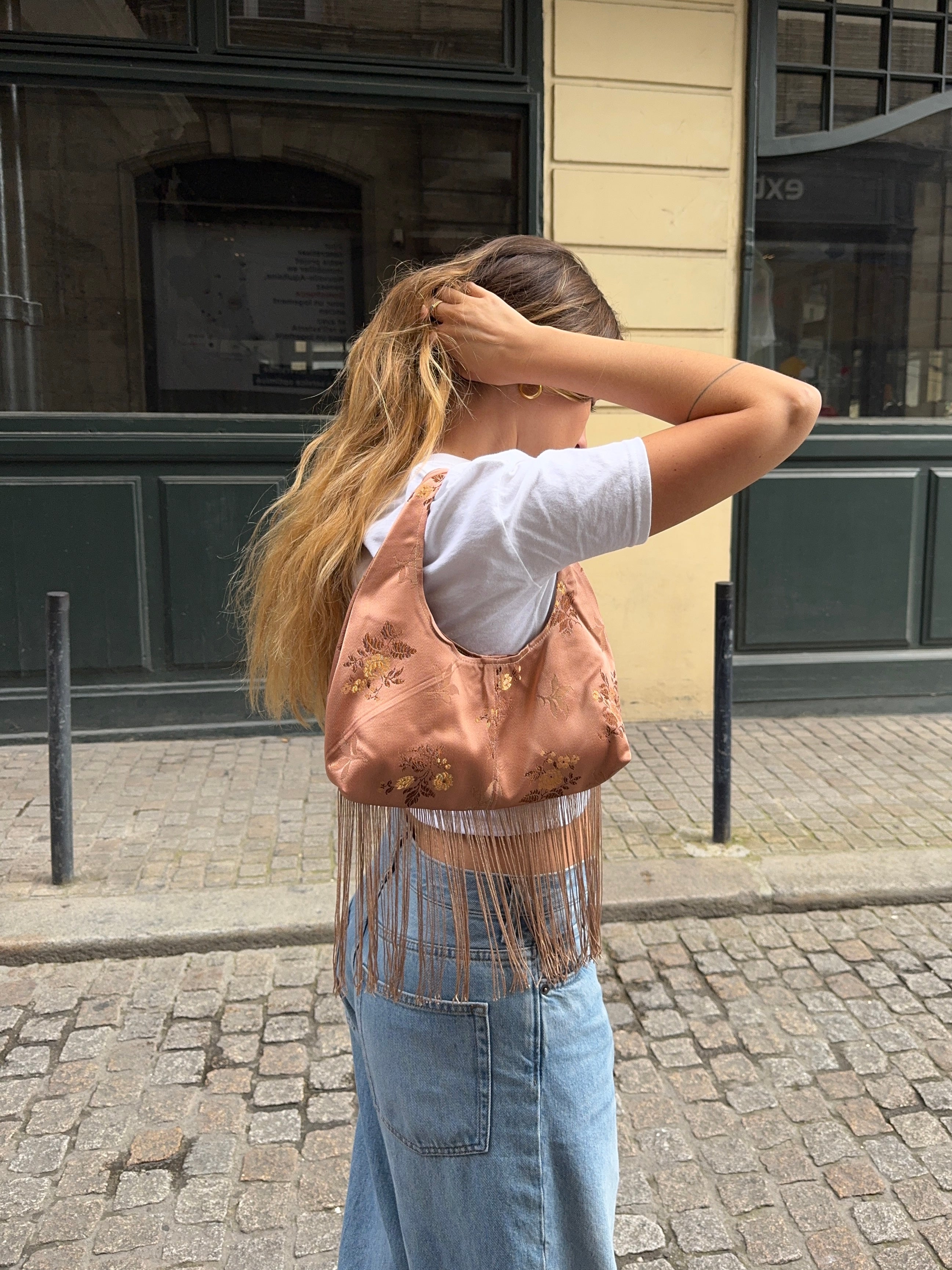 Sac upcyclé satiné cuivré à motifs et franges vintage - petit