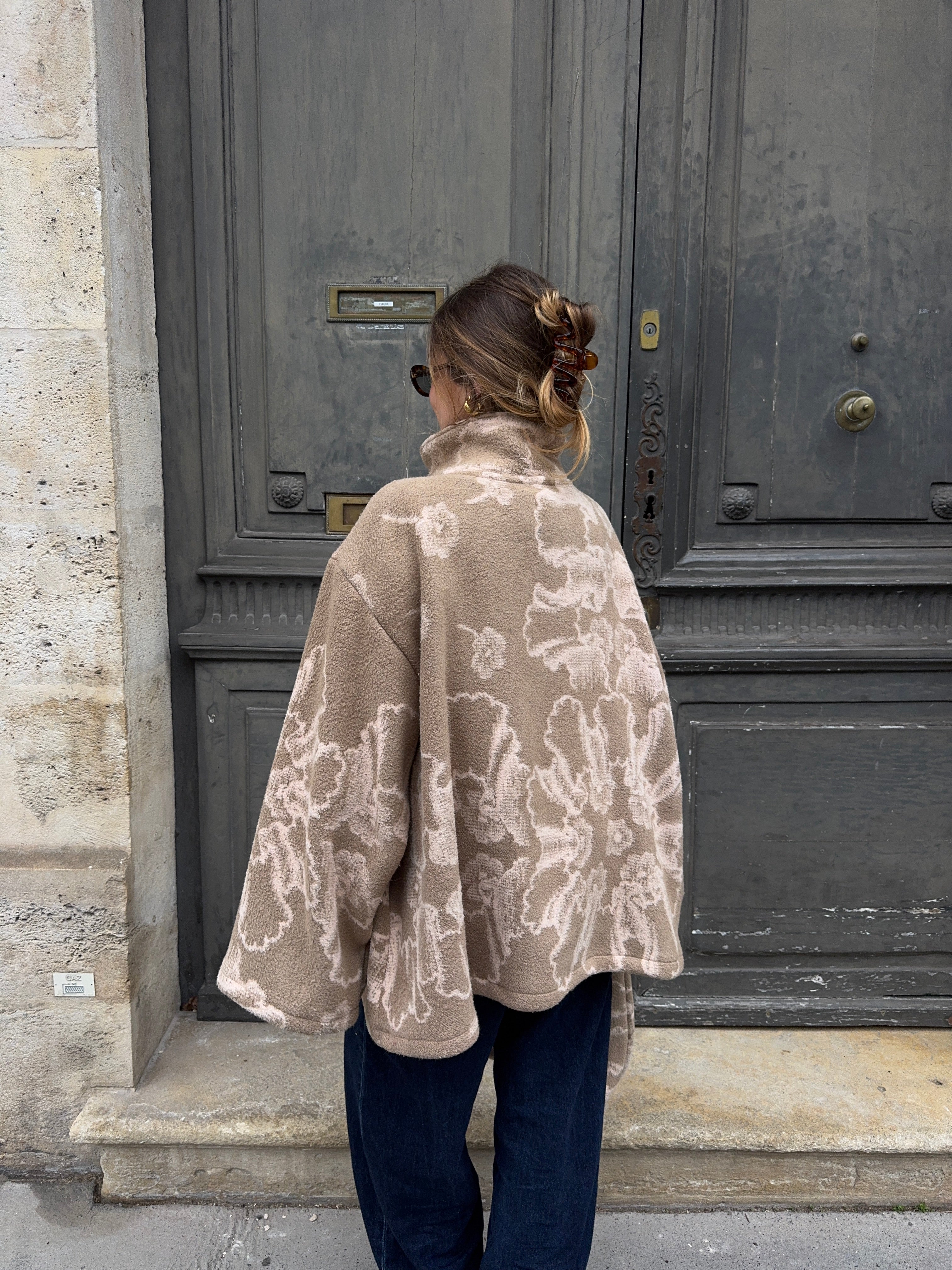 Manteau upcyclé laine marron clair à motifs vintage