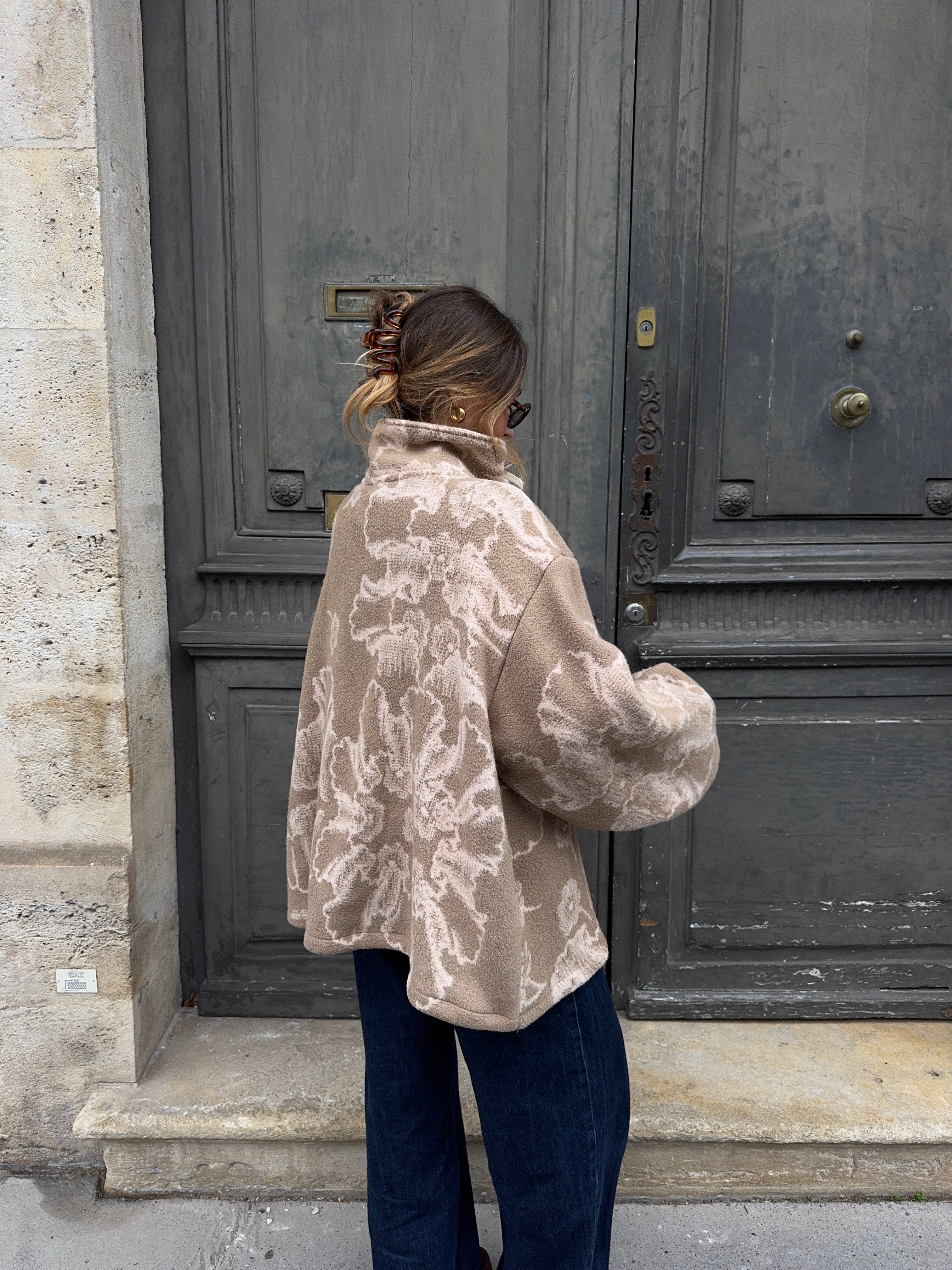 Manteau upcyclé laine marron clair à motifs vintage