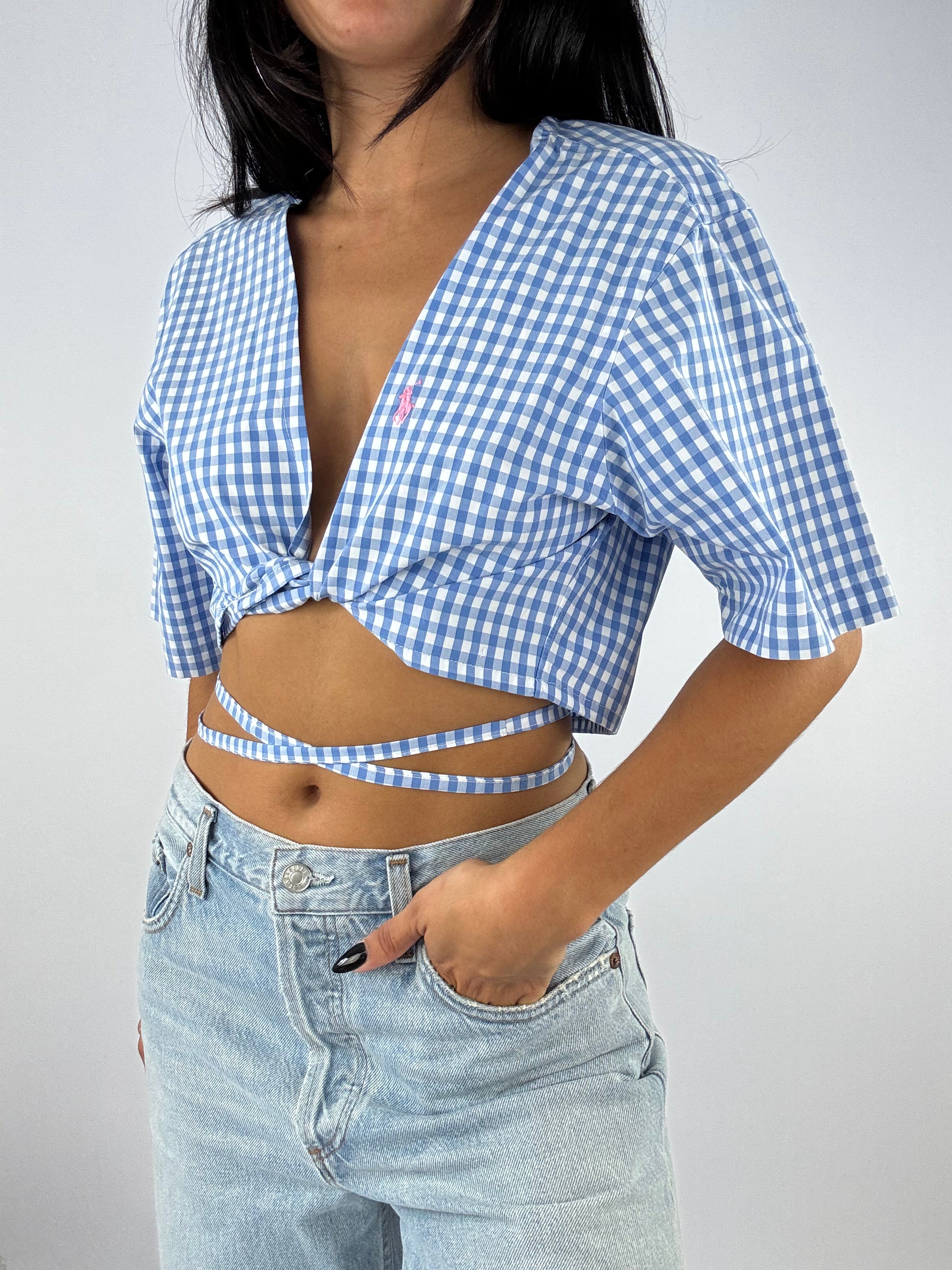 Chemisette upcyclée cache-cœur vichy bleu