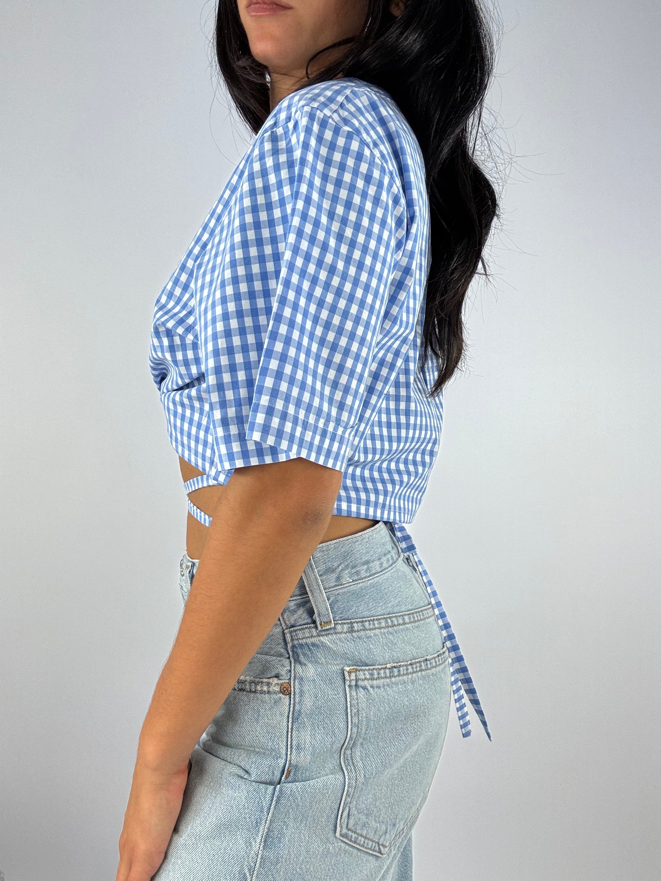 Chemisette upcyclée cache-cœur vichy bleu