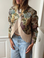 Veste courte upcyclée à fleurs et franges