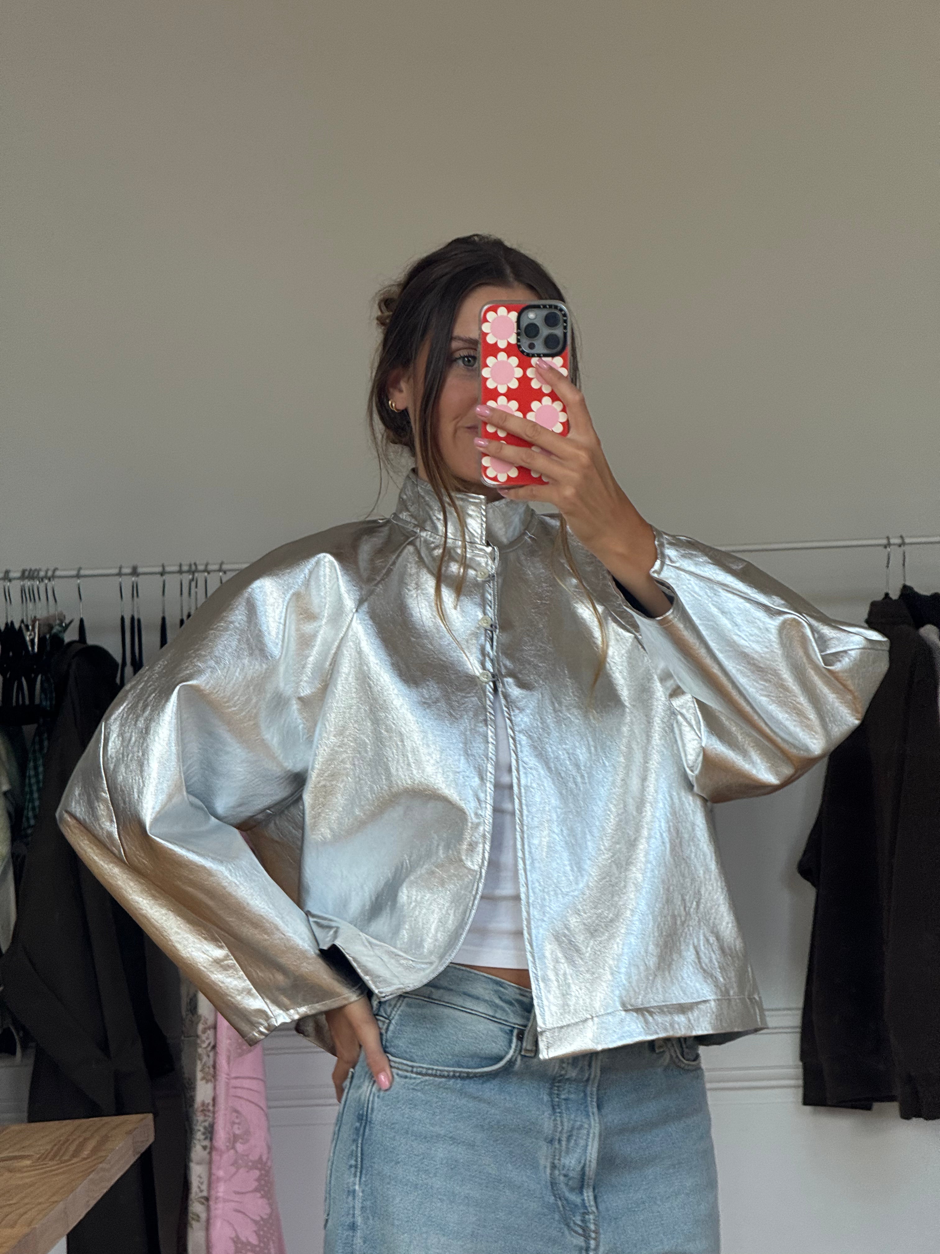 Veste courte argentée